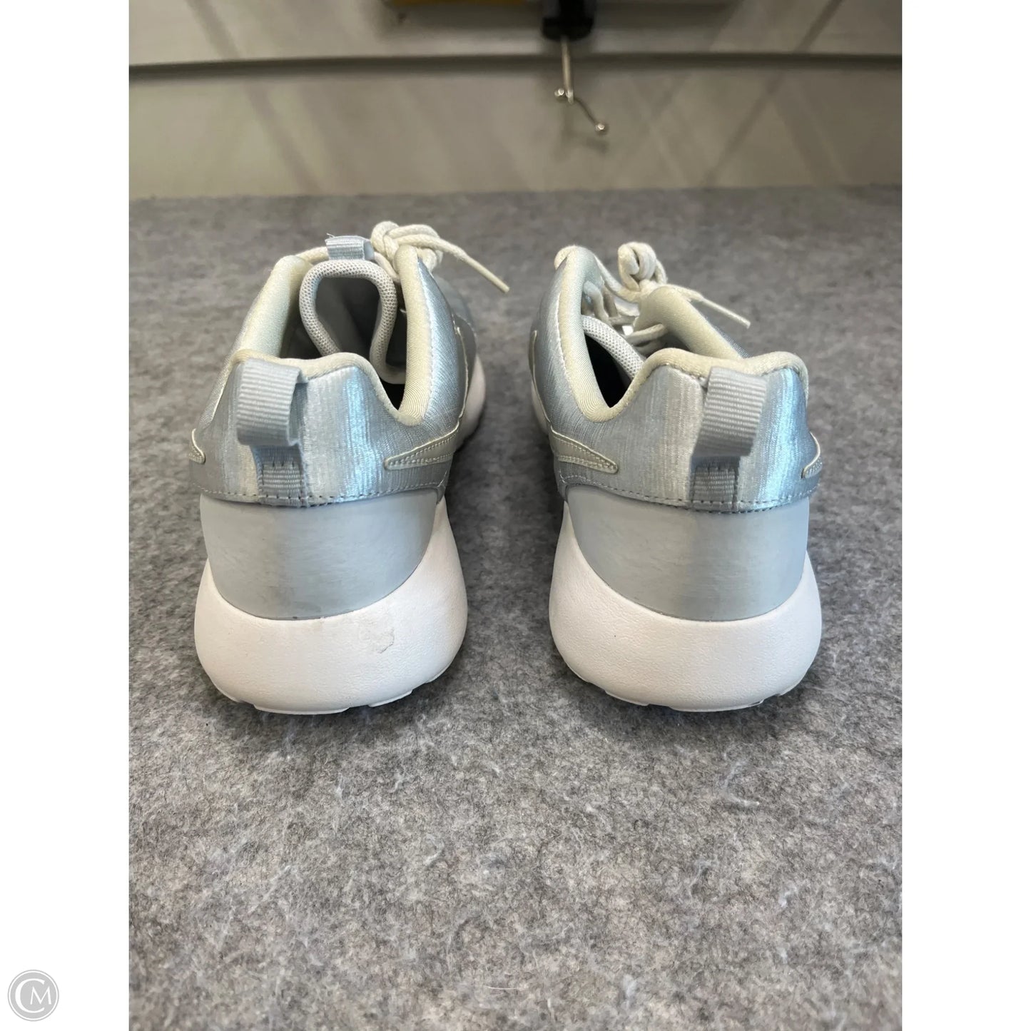 Shoes Athletic By Nike In Silver, Size: 9