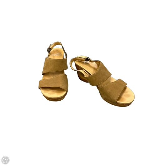Shoes Heels Wedge By Dansko In Tan, Size: 6