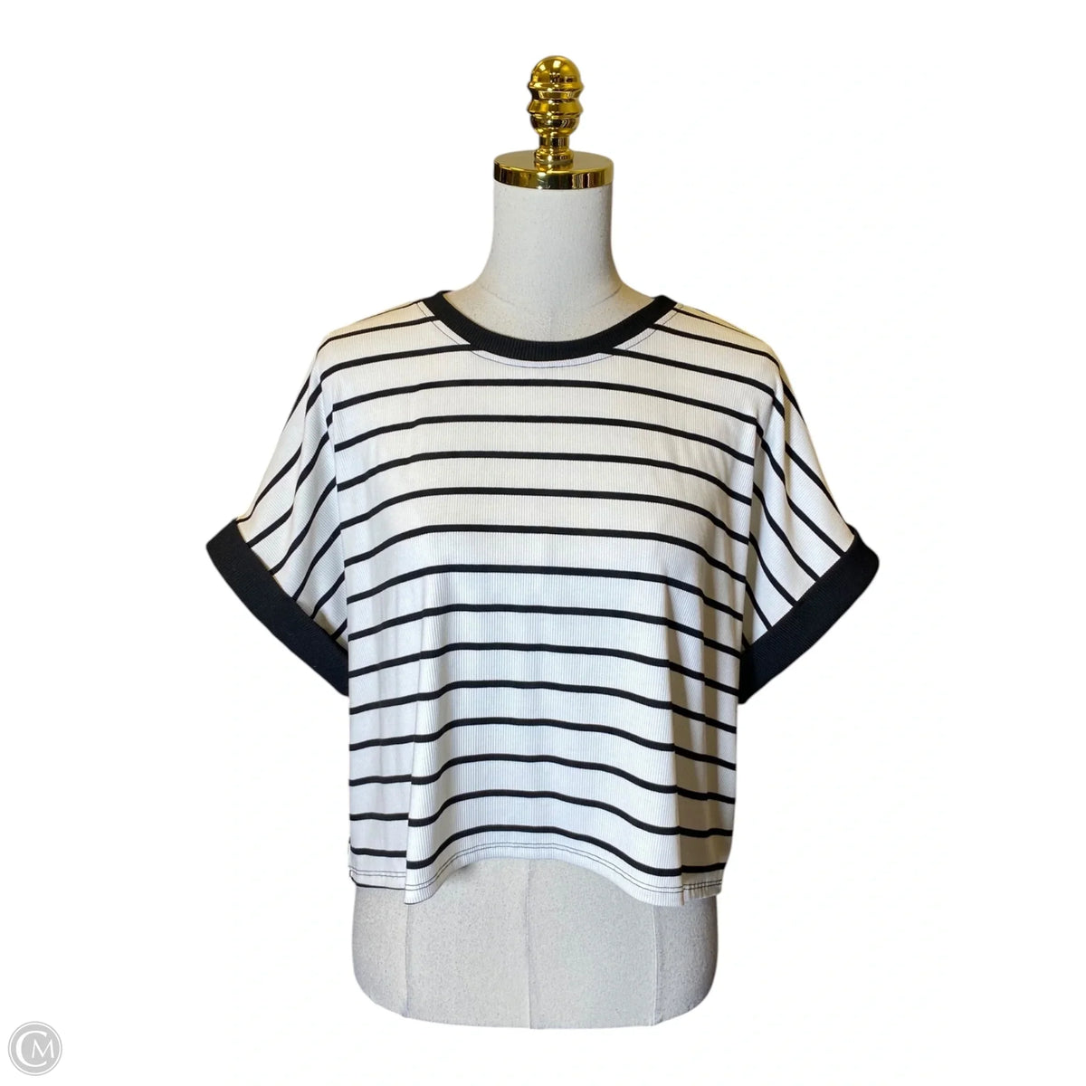 Top Short Sleeve By Vici In Striped Pattern, Size: M