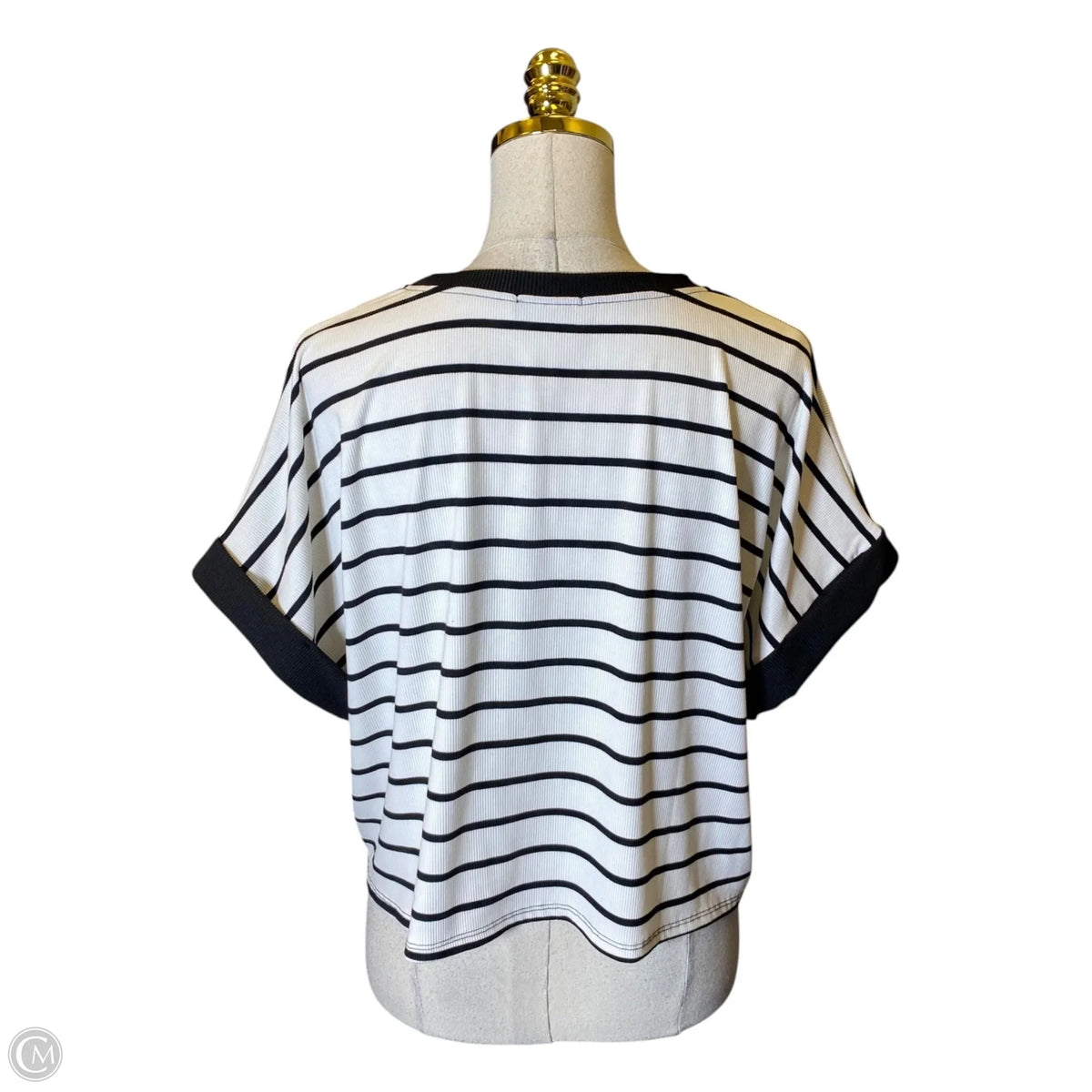 Top Short Sleeve By Vici In Striped Pattern, Size: M
