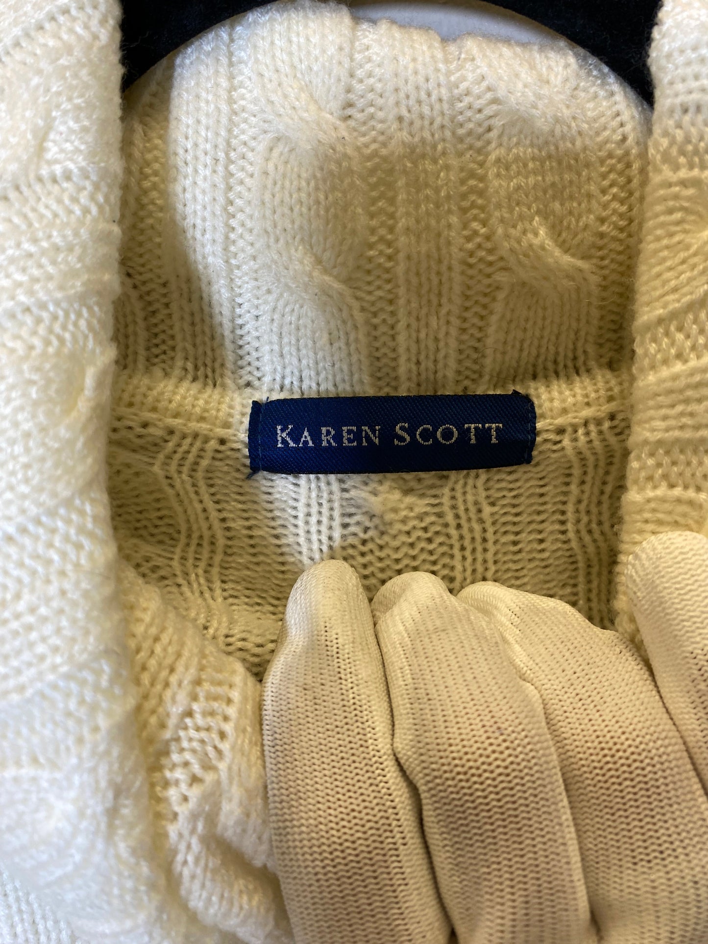 Sweater By Karen Scott In Cream, Size: M