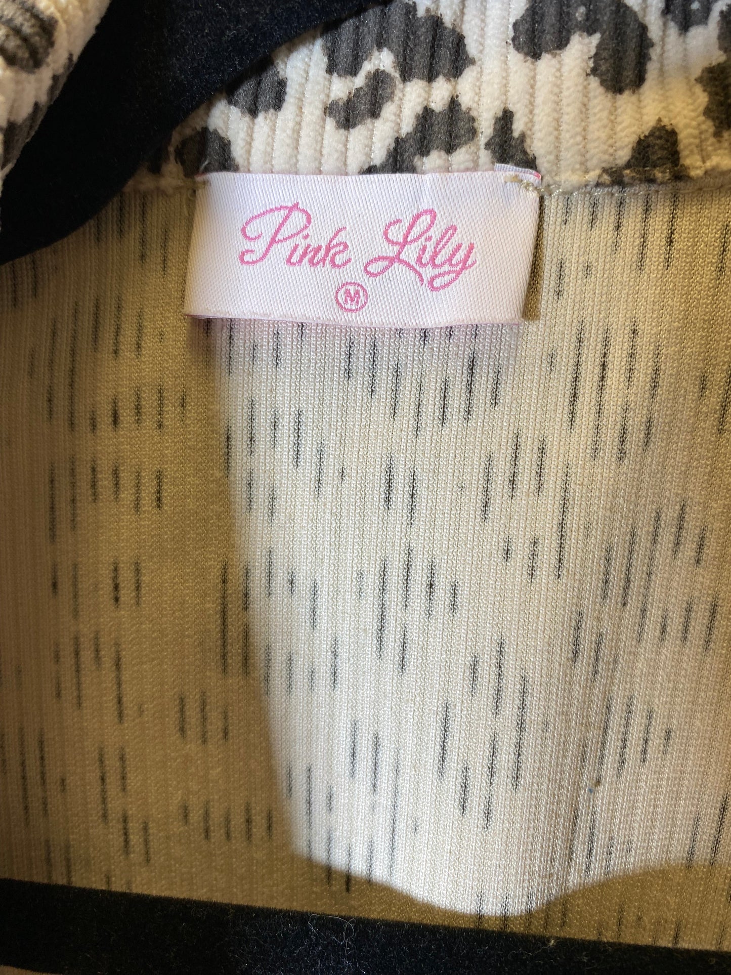 Blouse Long Sleeve By Pink Lily In Animal Print, Size: M