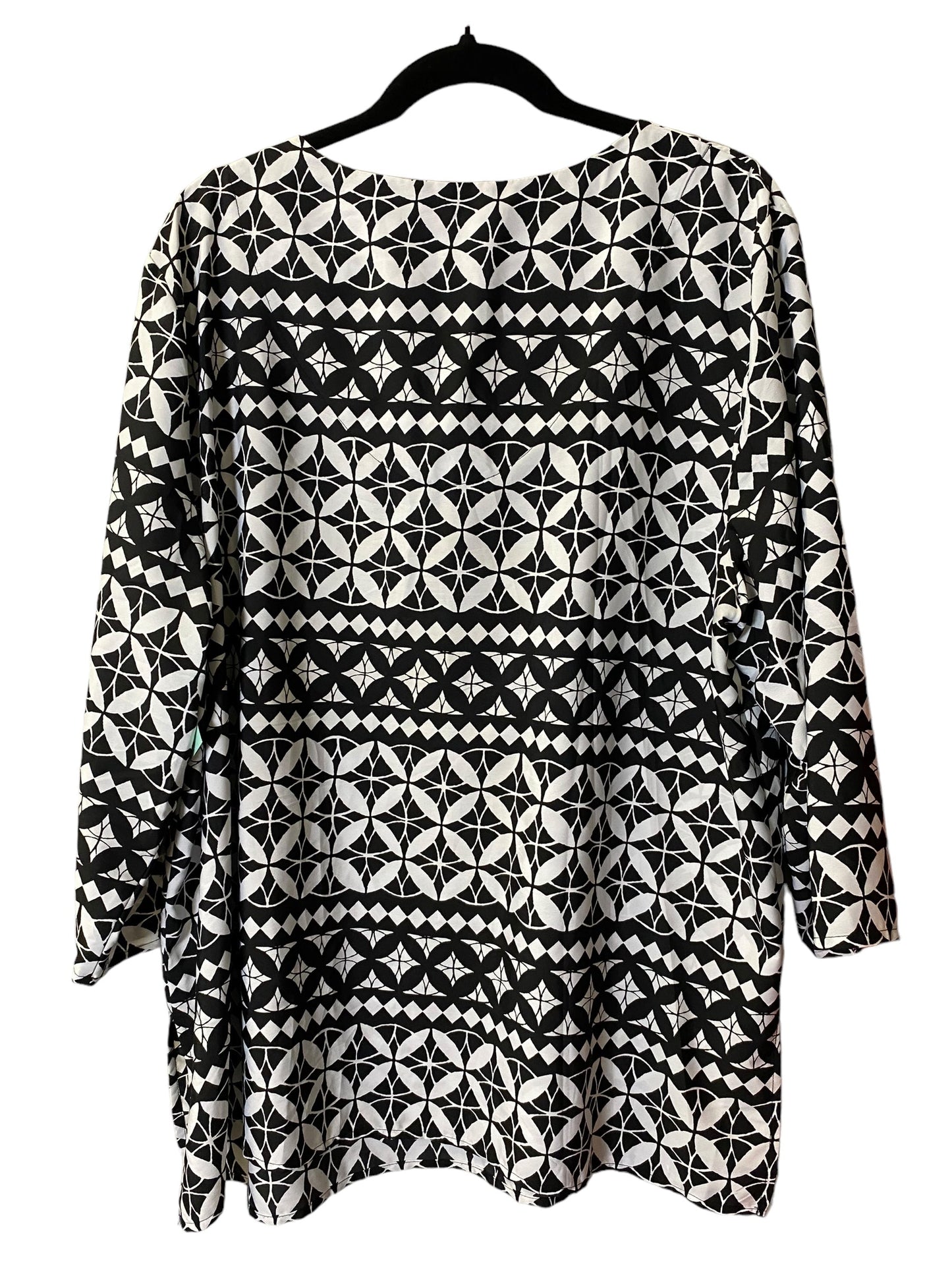 Top 3/4 Sleeve By Alfred Dunner In Black & White, Size: 3x