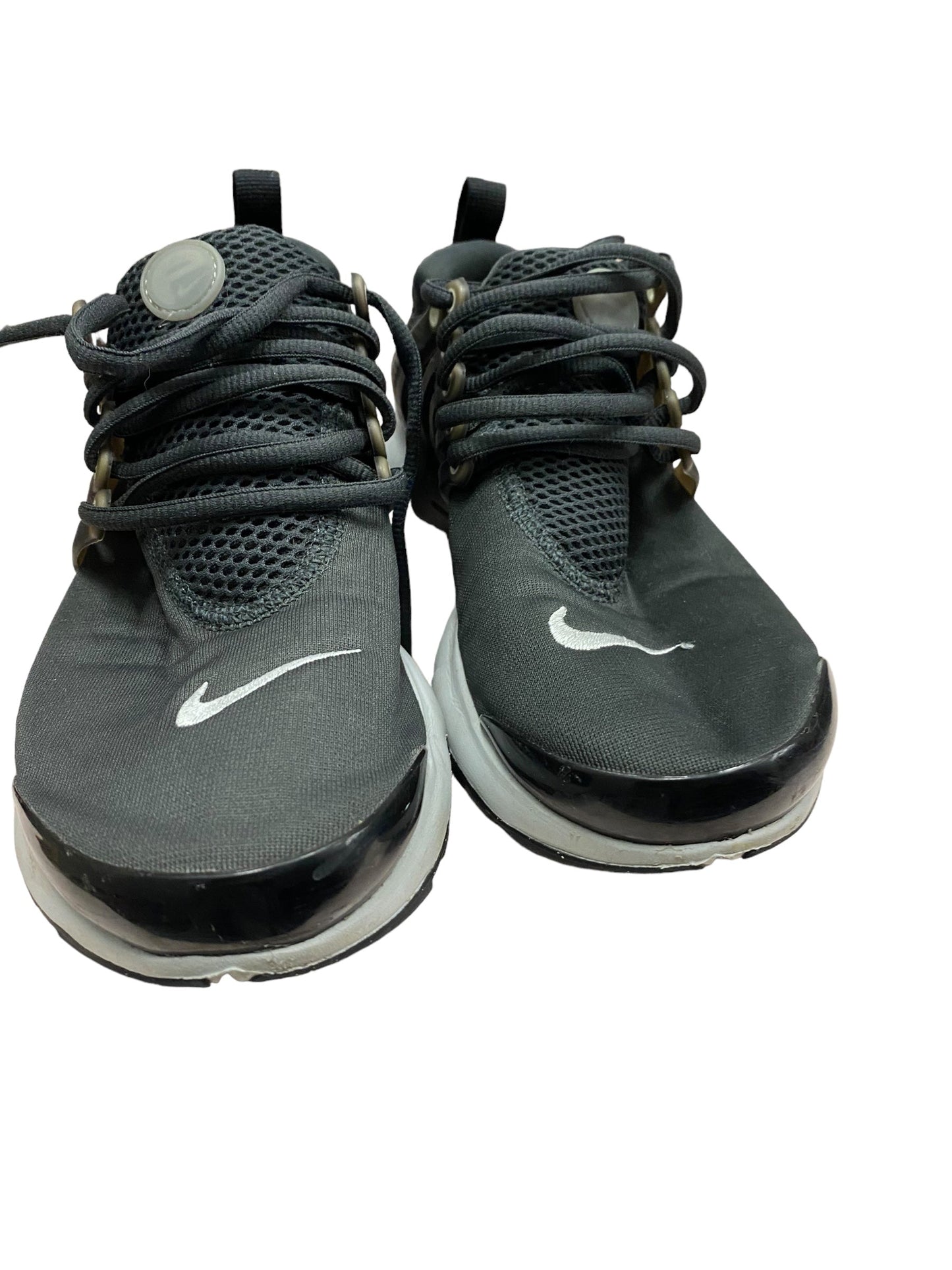 Black & Grey Shoes Sneakers Nike, Size 6