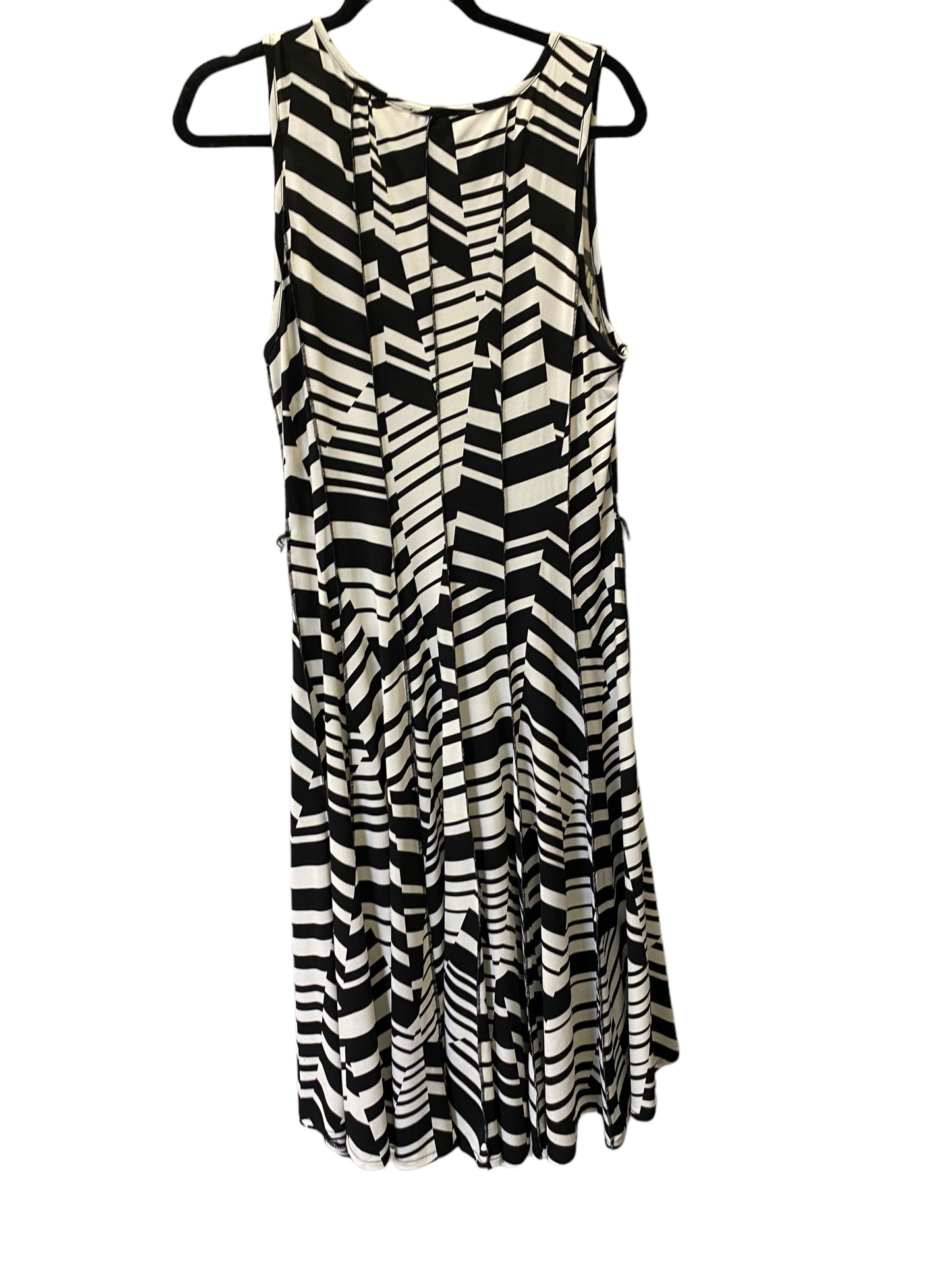 Dress Casual Midi By Cmc In Black & White, Size: 1x