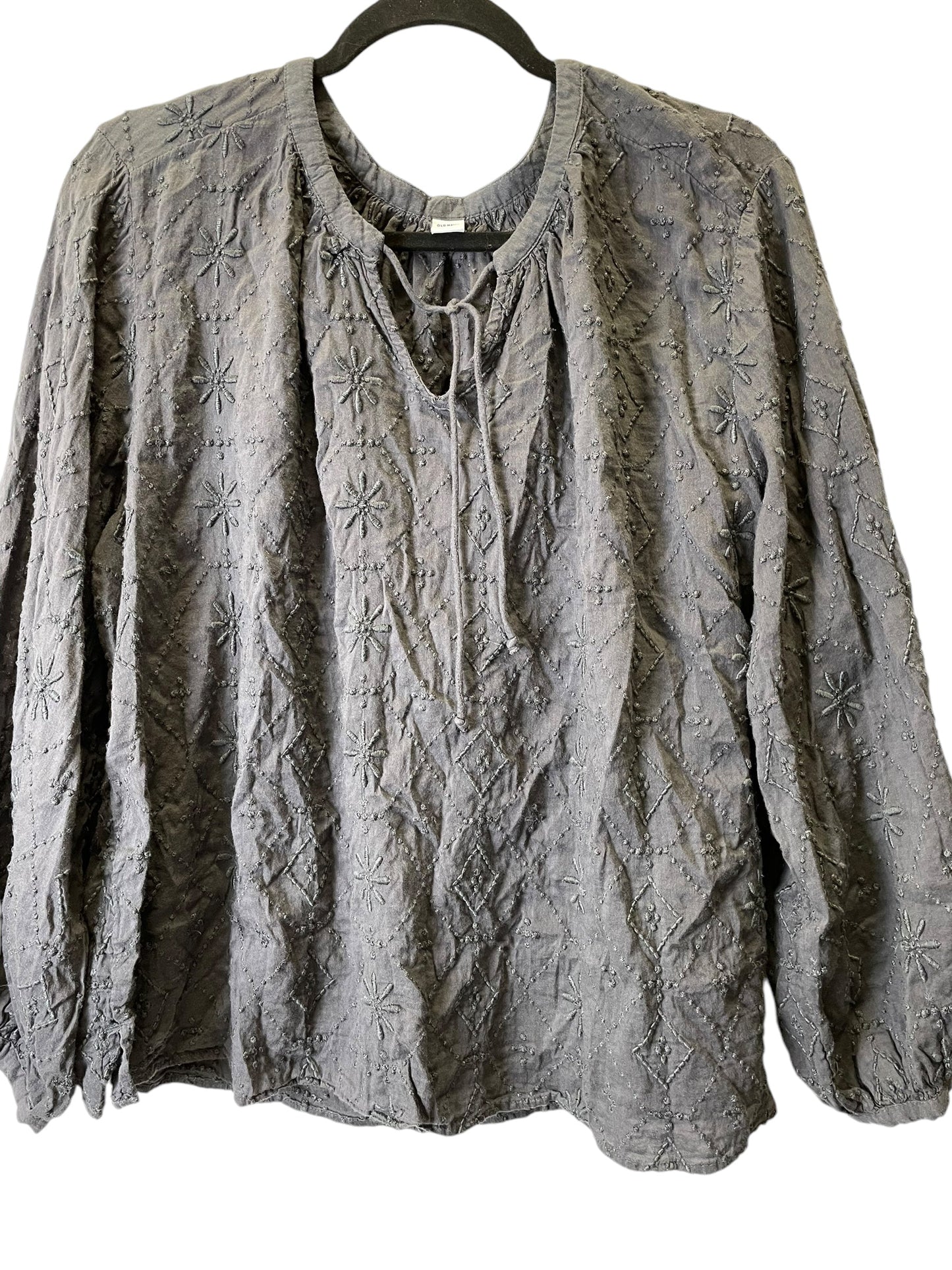 Top Long Sleeve By Old Navy In Grey, Size: Xl