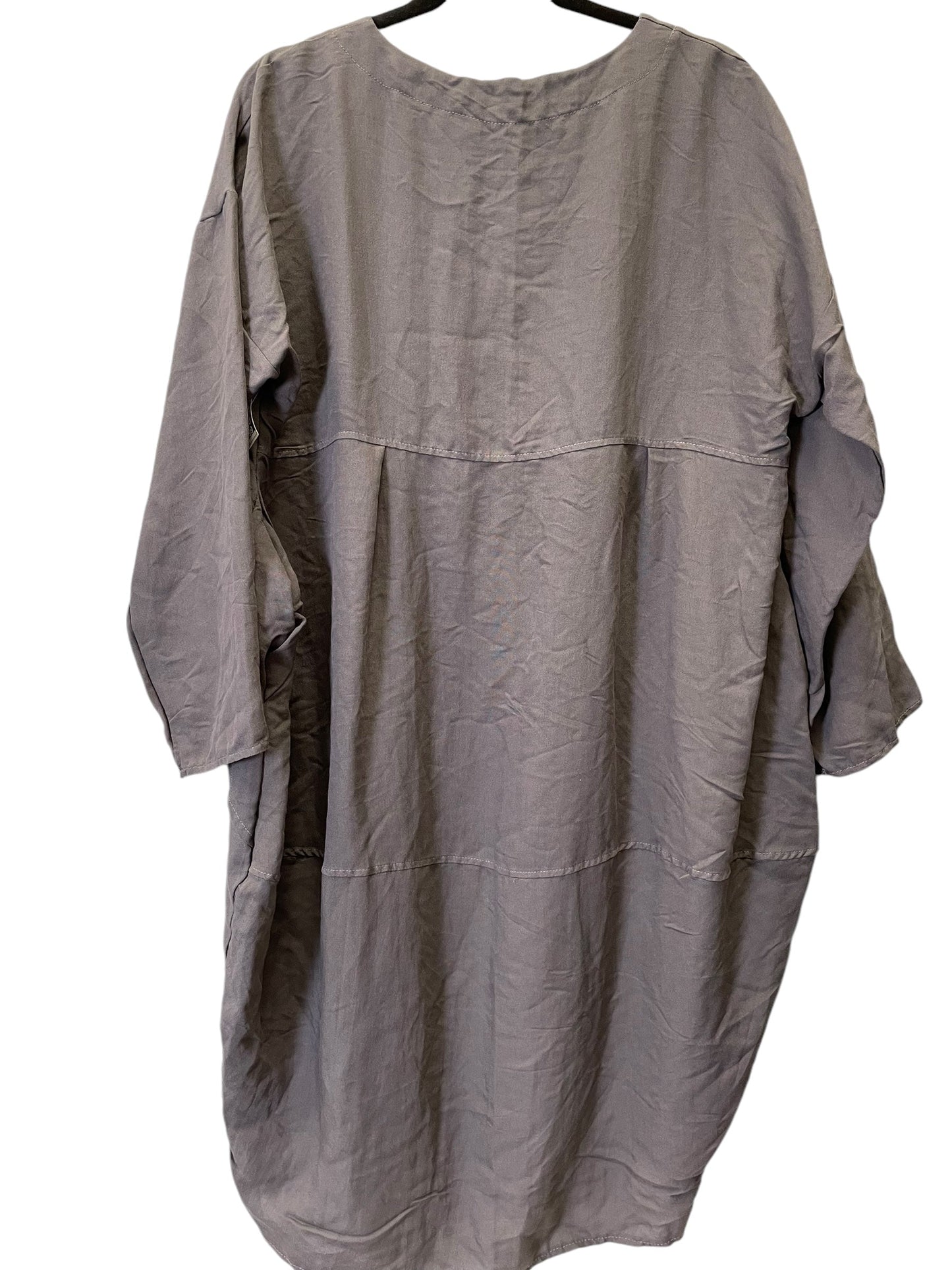 Tunic 3/4 Sleeve By Cmc In Grey, Size: 2x