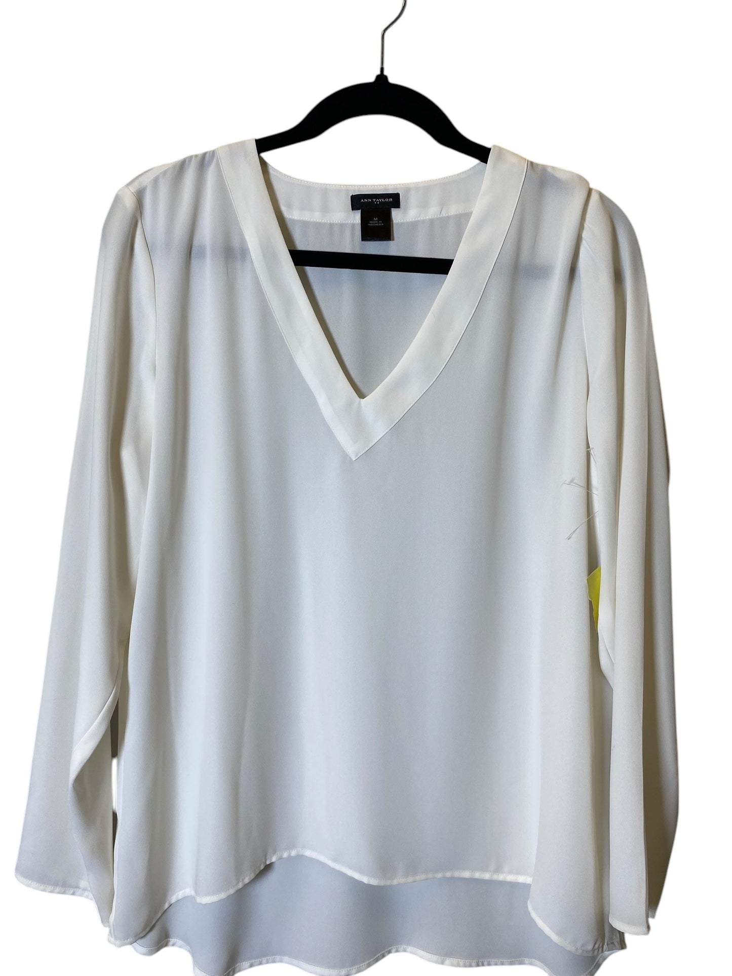 Top Long Sleeve By Ann Taylor In Cream, Size: M