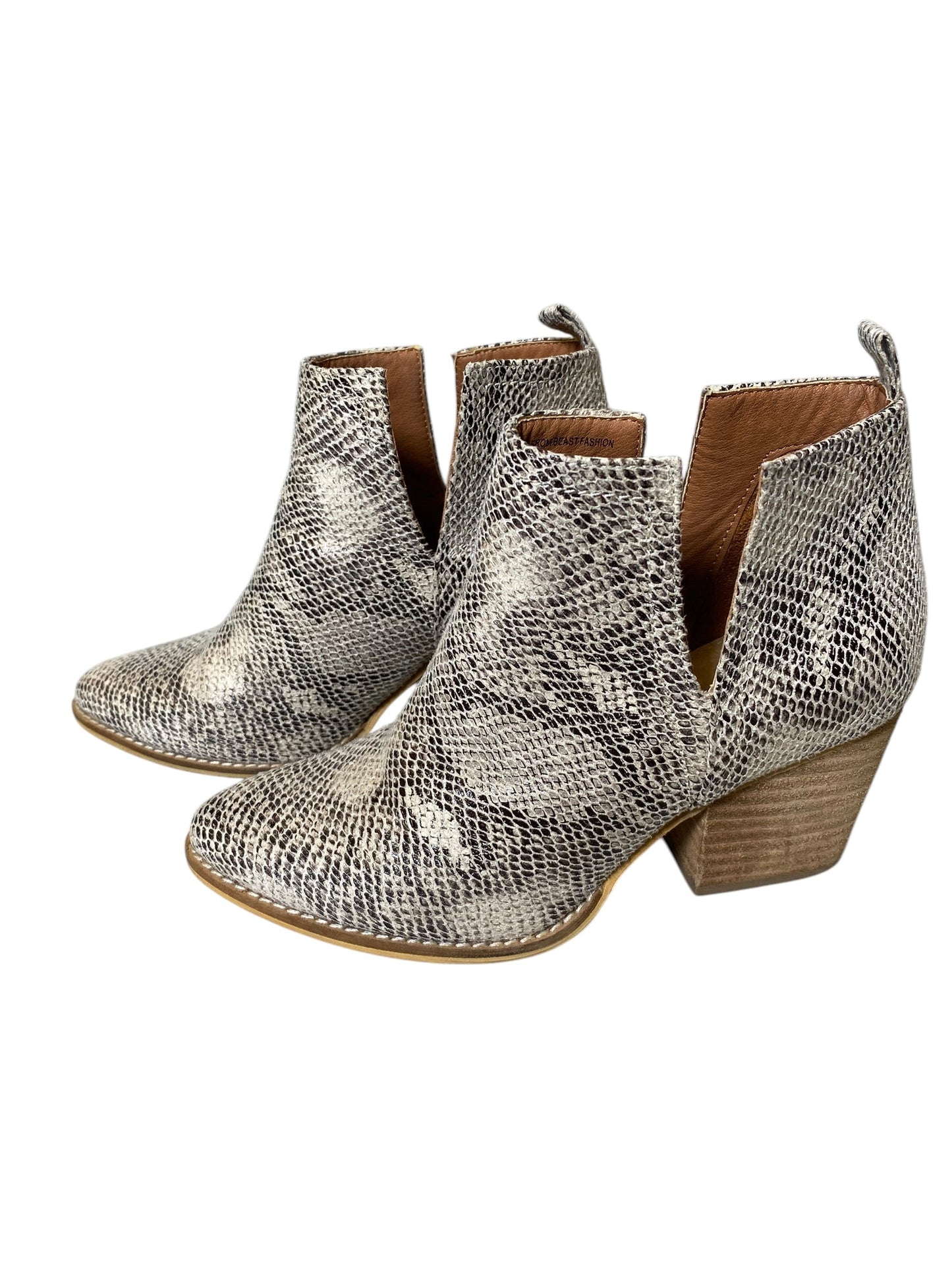 Boots Ankle Heels By Cmc In Snakeskin Print, Size: 6.5