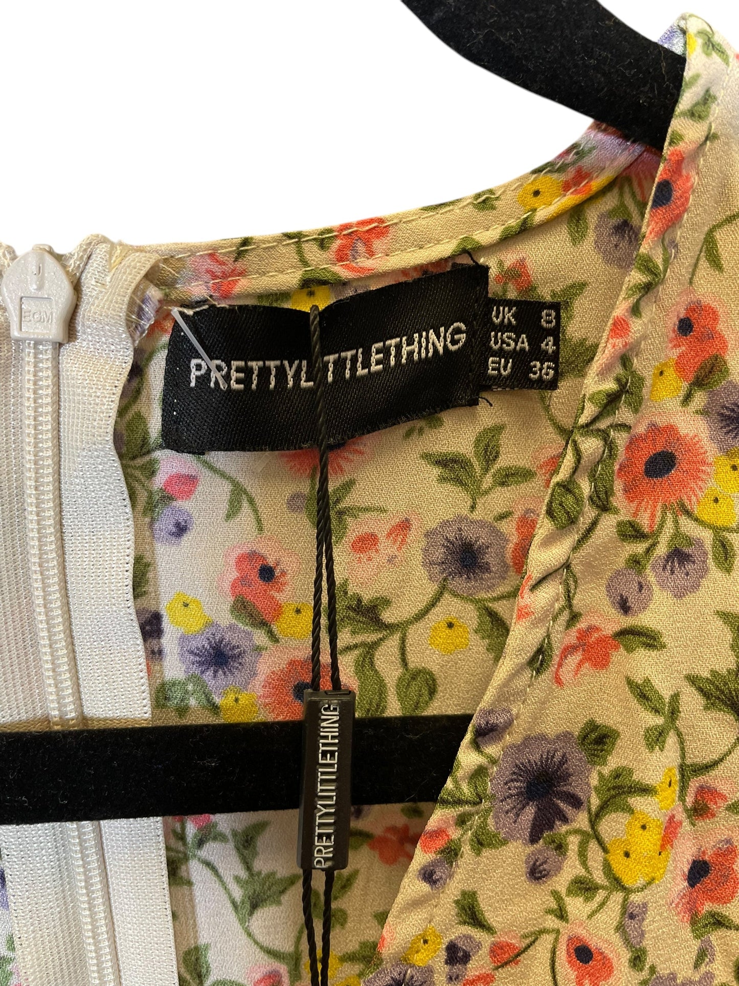 Dress Casual Short By Pretty Little Thing In Floral Print, Size: S