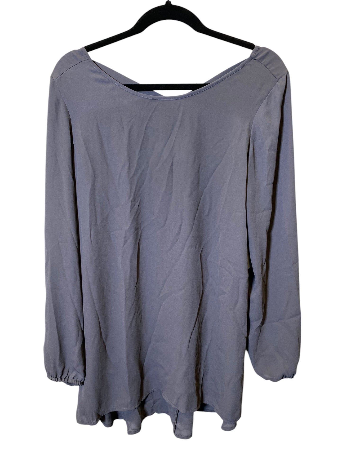 Top Long Sleeve By Maurices In Grey, Size: M