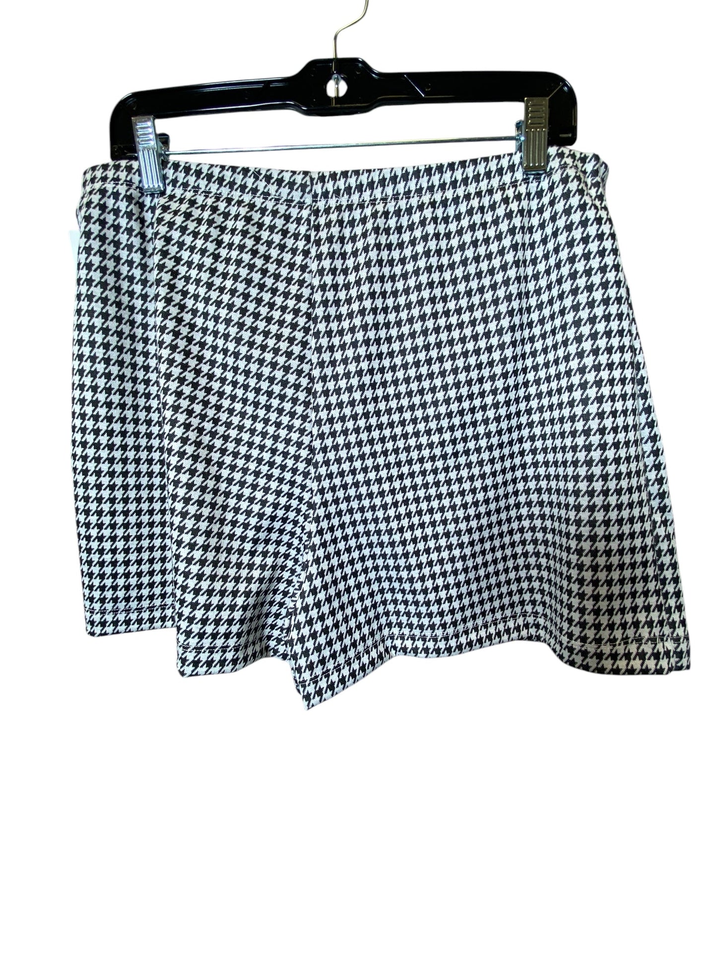 Skort By Francesca’s In Black & White, Size: Xl