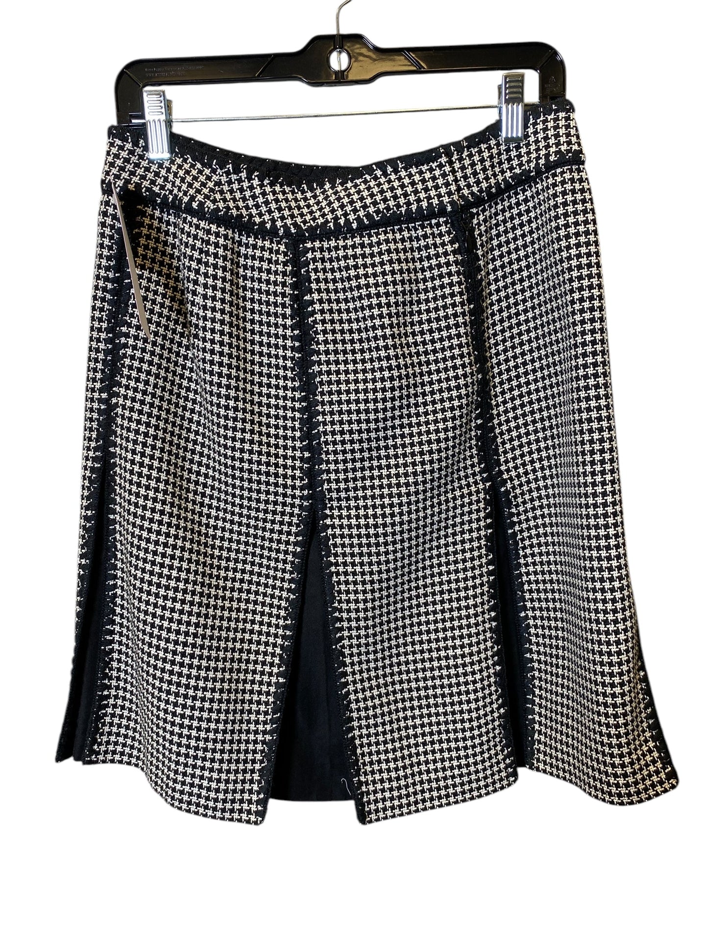 Skirt Mini & Short By Ann Taylor In Black & White, Size: 8p