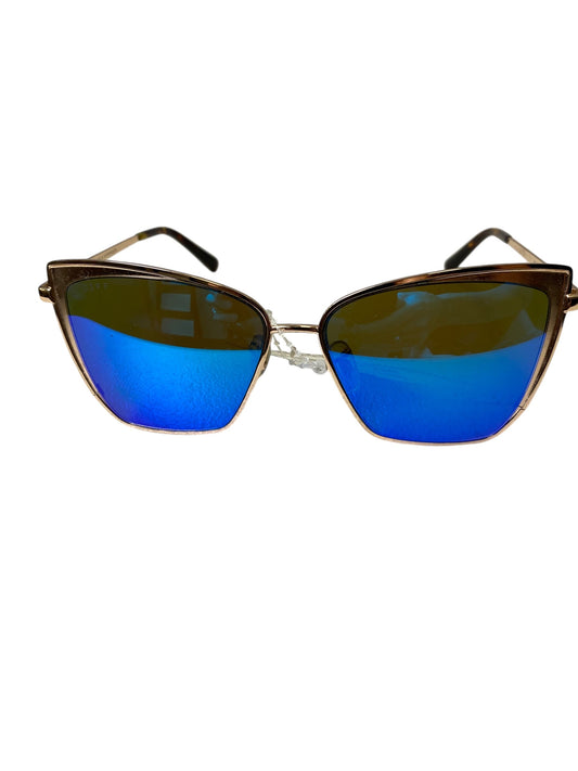 Sunglasses By Clothes Mentor, Size: 02 Piece