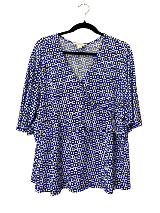 Top Short Sleeve By Liz Claiborne In Blue & White, Size: 1x