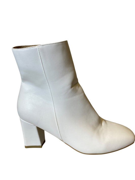 Boots Mid-calf Heels By Cmc In White, Size: 9.5