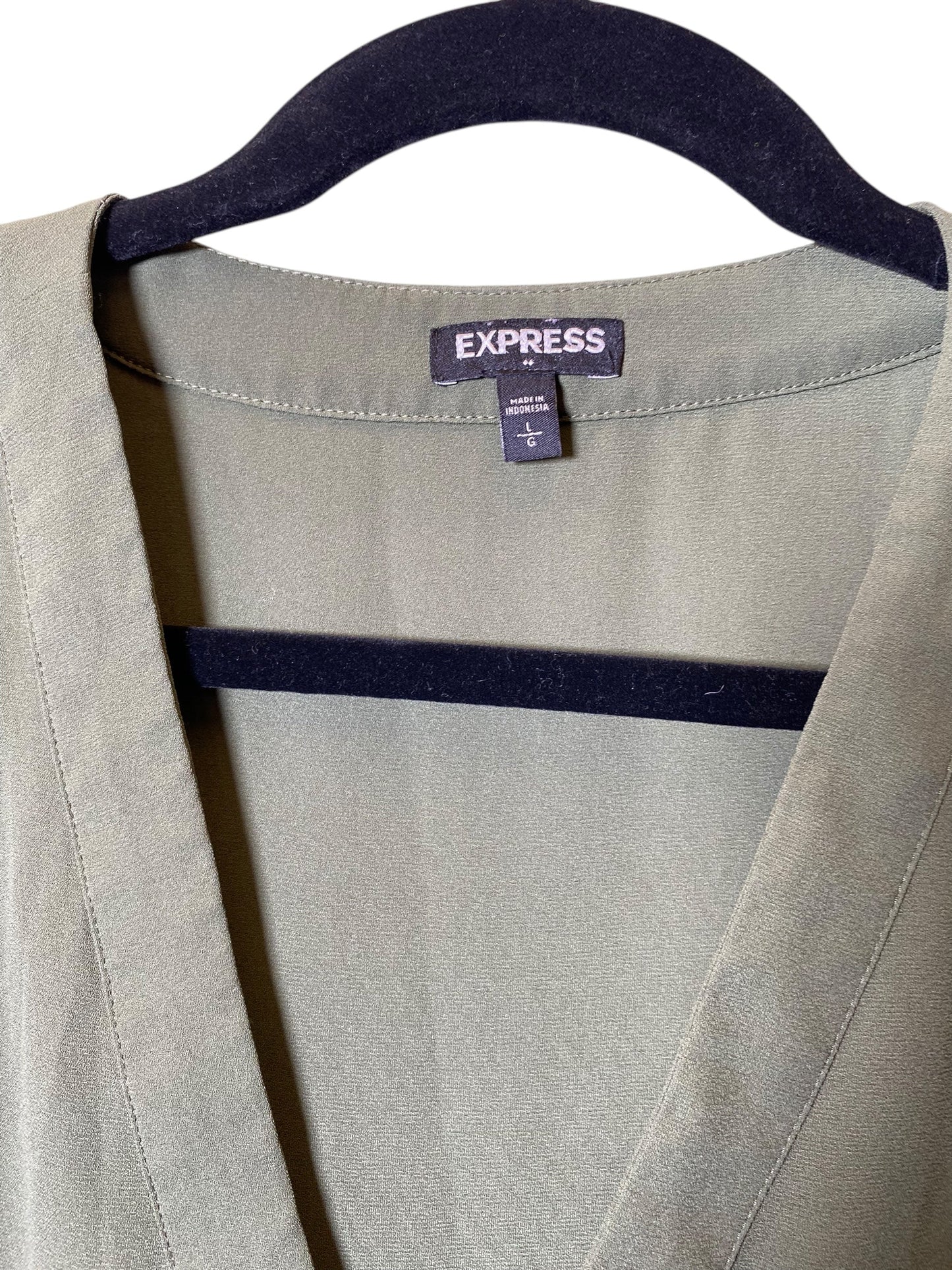 Top 3/4 Sleeve By Express In Green, Size: L