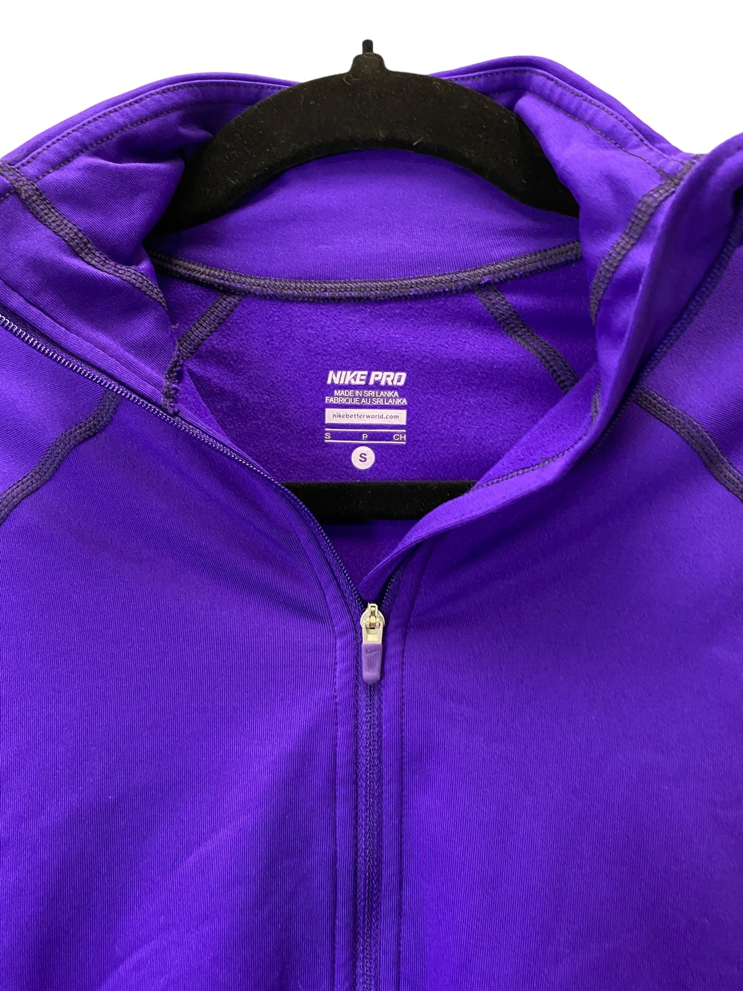 Athletic Top Long Sleeve Collar By Nike In Purple, Size: S