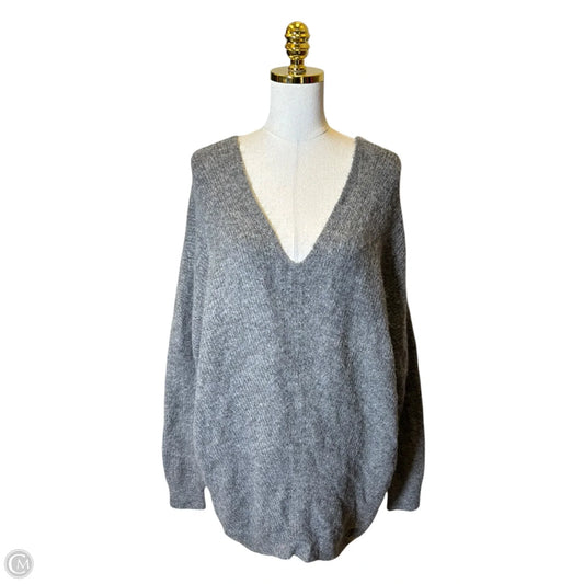 Sweater By Windsor In Grey, Size: L