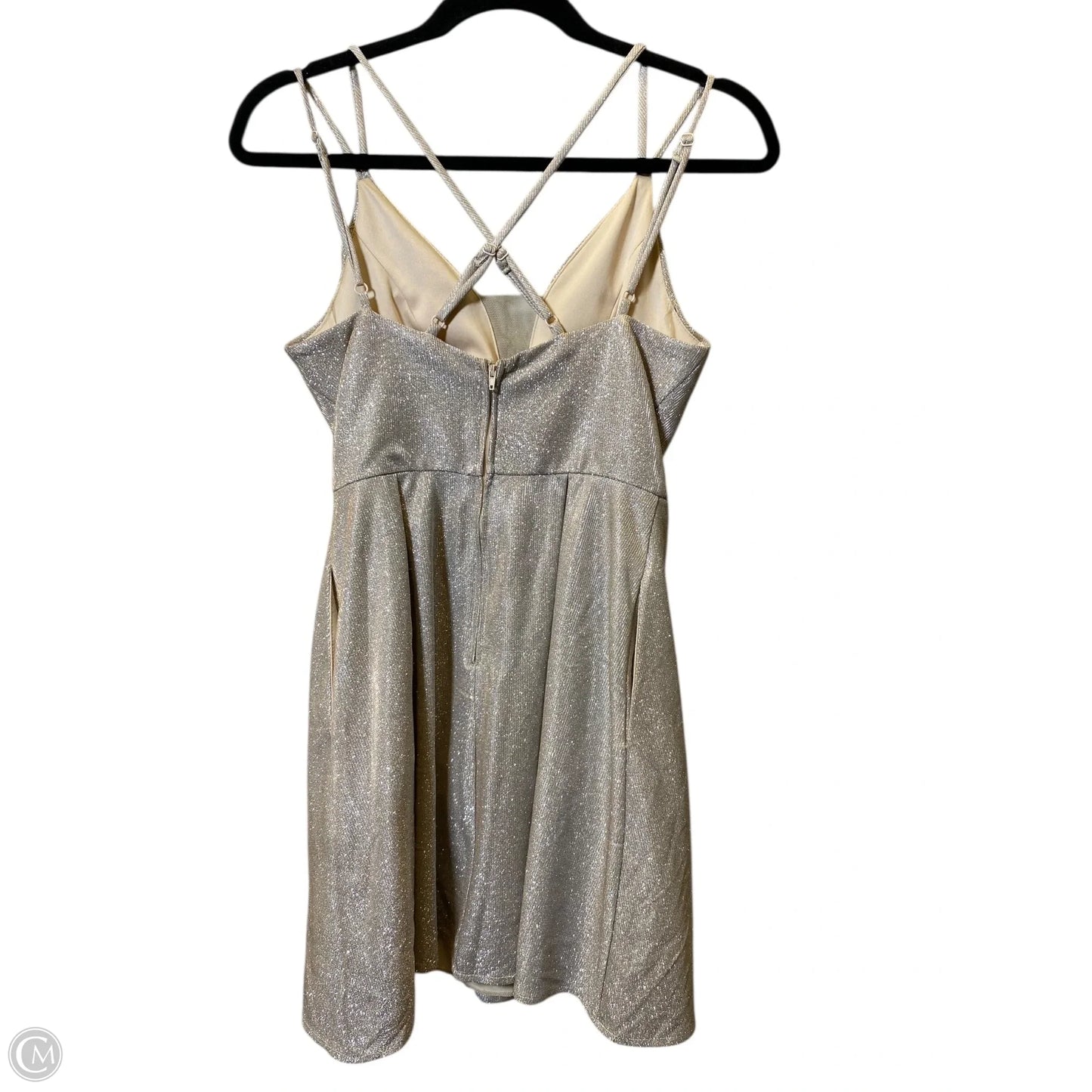 Dress Party Short By Clothes Mentor In Silver, Size: 4