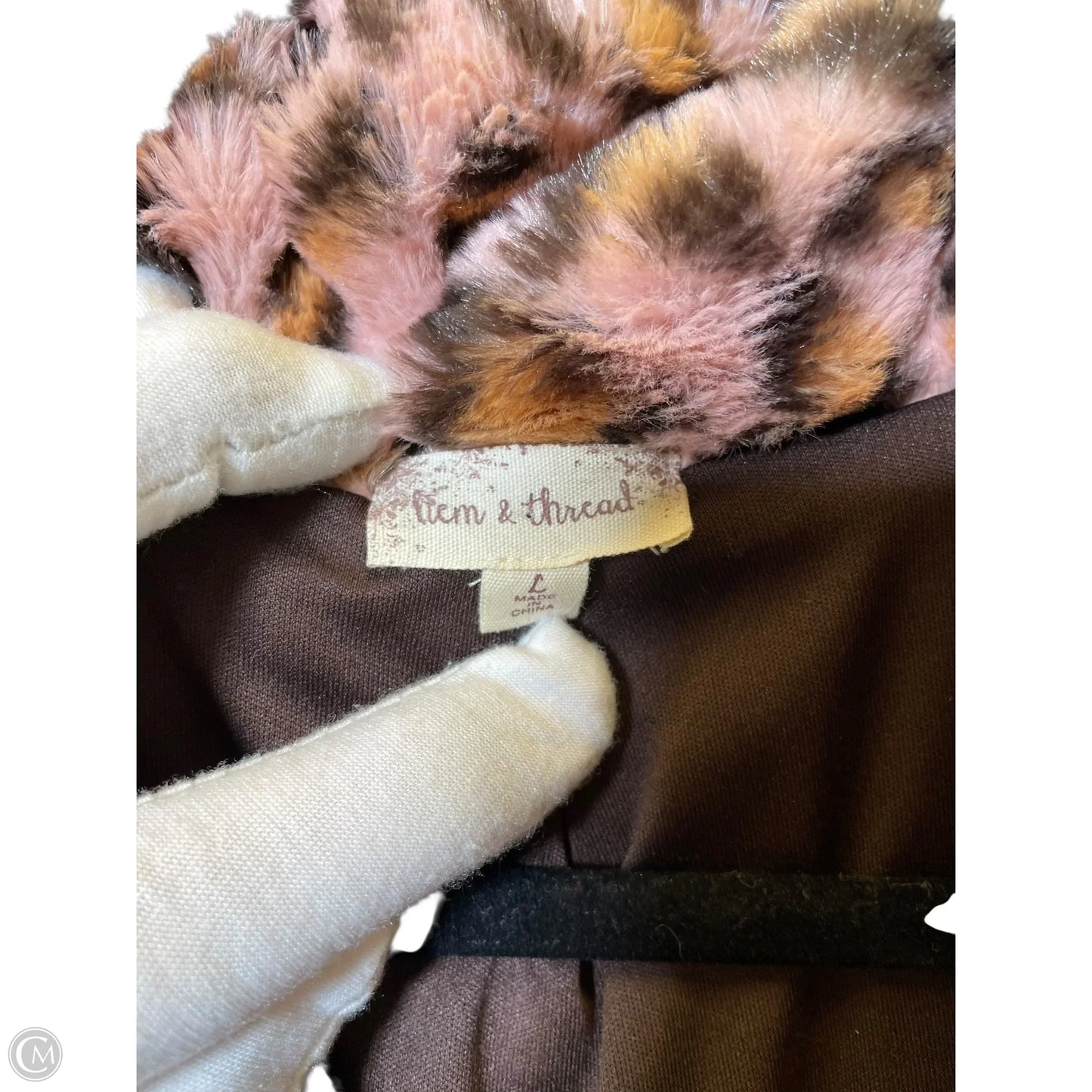 Jacket Faux Fur & Sherpa By Clothes Mentor In Animal Print, Size: L