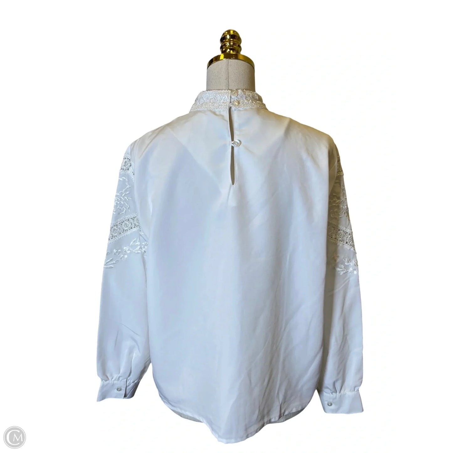 Top Long Sleeve By Clothes Mentor In White, Size: L