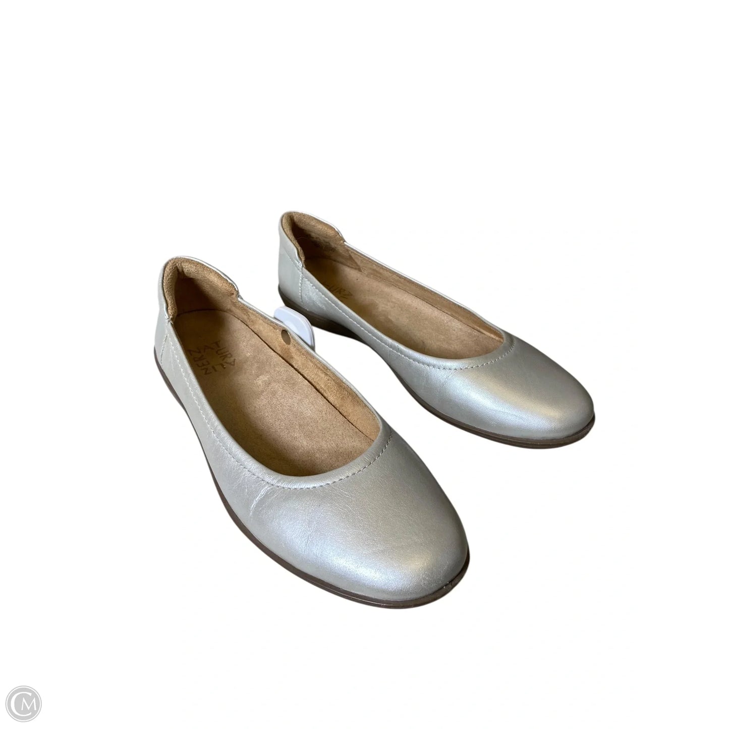 Shoes Flats By Naturalizer In Silver, Size: 8.5