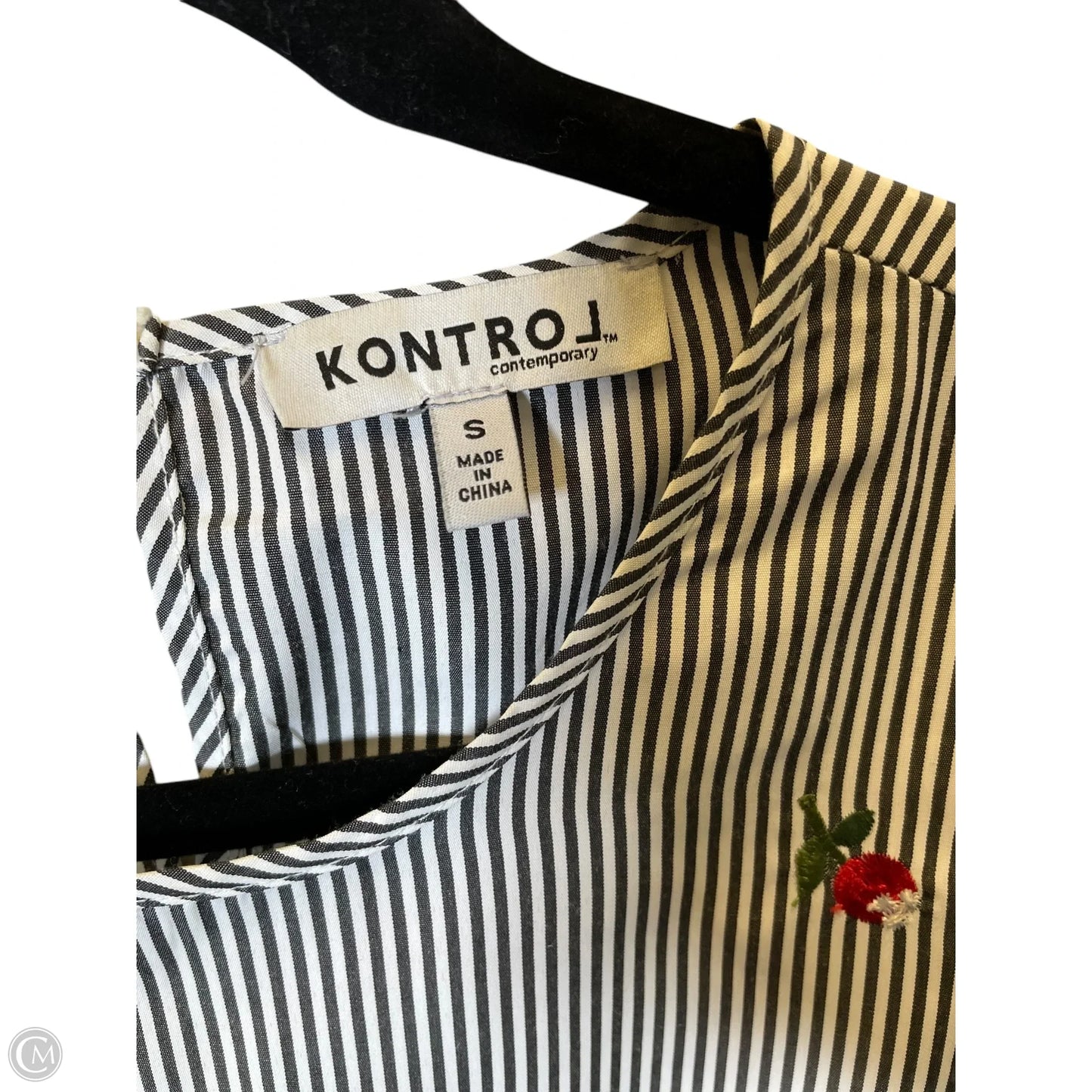 Top Long Sleeve By Clothes Mentor In Striped Pattern, Size: S