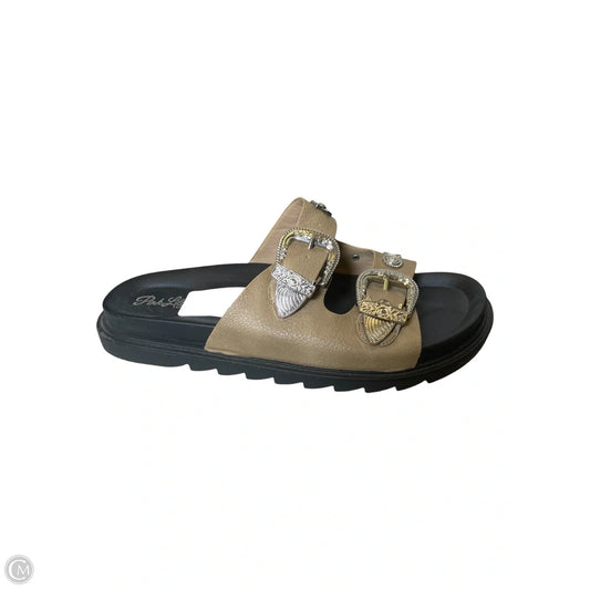 Sandals Flats By Pink Lily In Tan, Size: 10.5