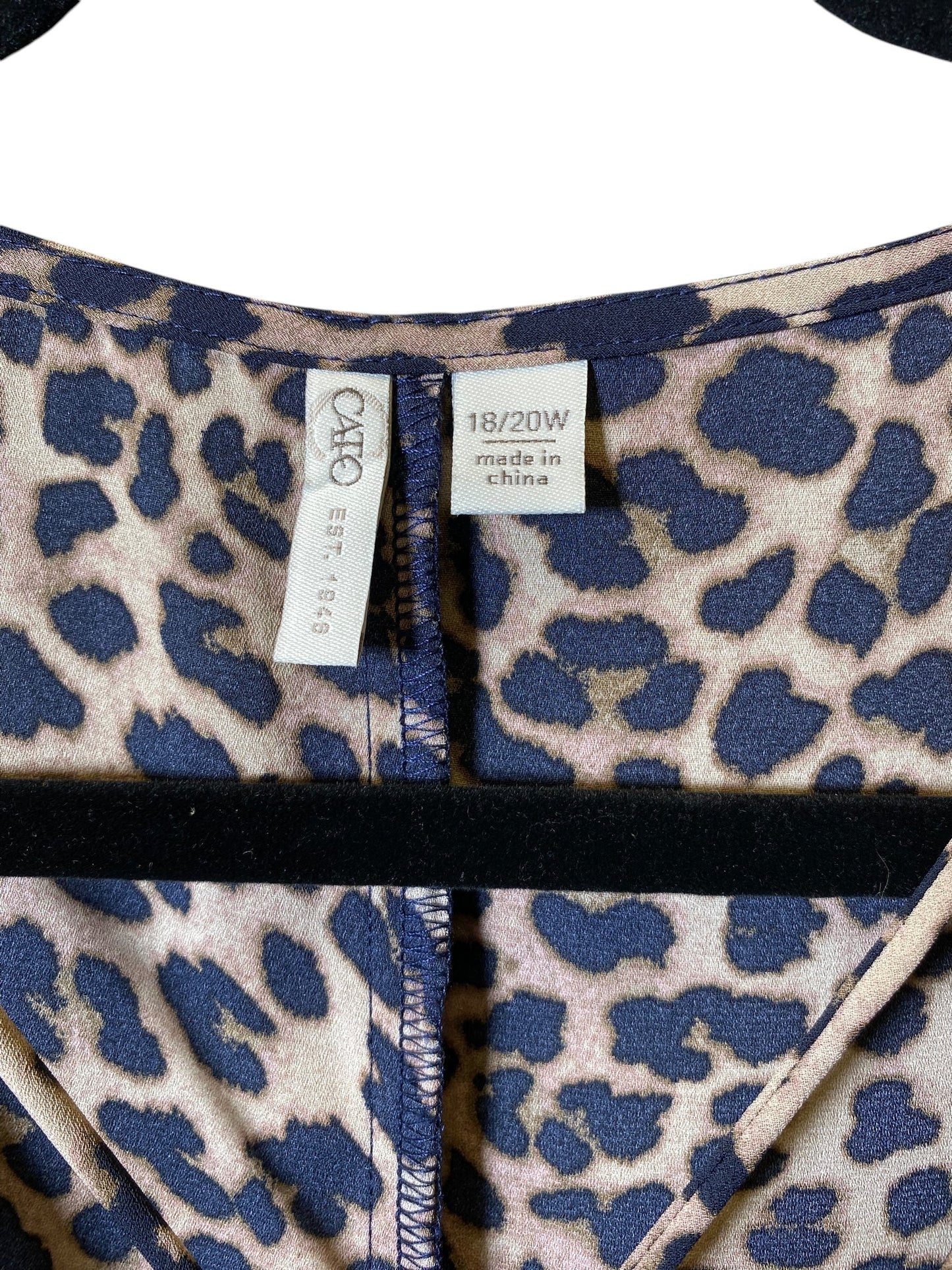 Top Long Sleeve By Cato In Animal Print, Size: 1x