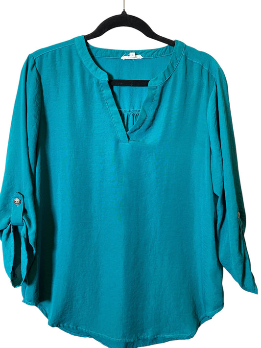 Top Long Sleeve By Maurices In Green, Size: L