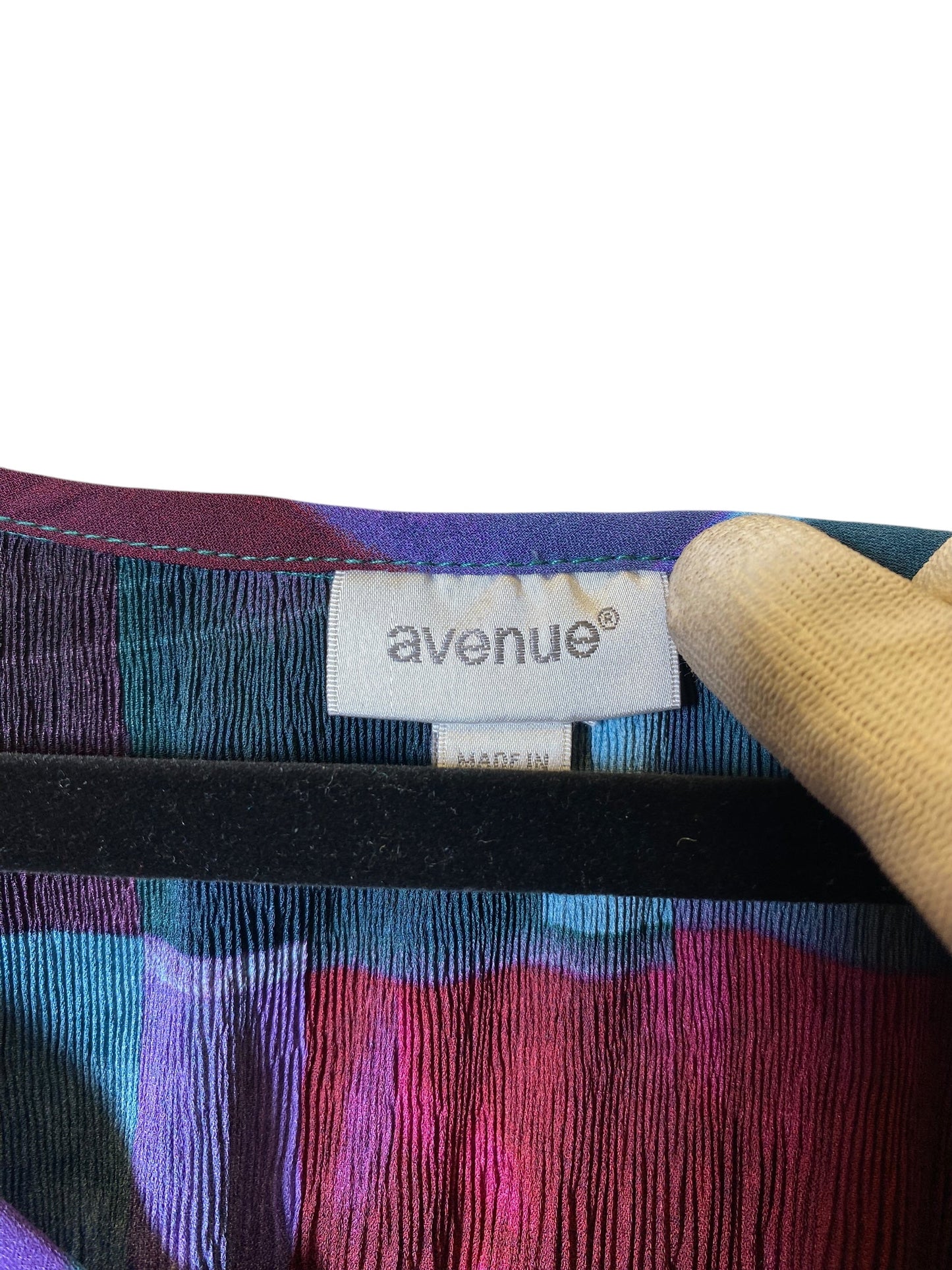 Top 3/4 Sleeve By Avenue In Multi-colored, Size: Xxl