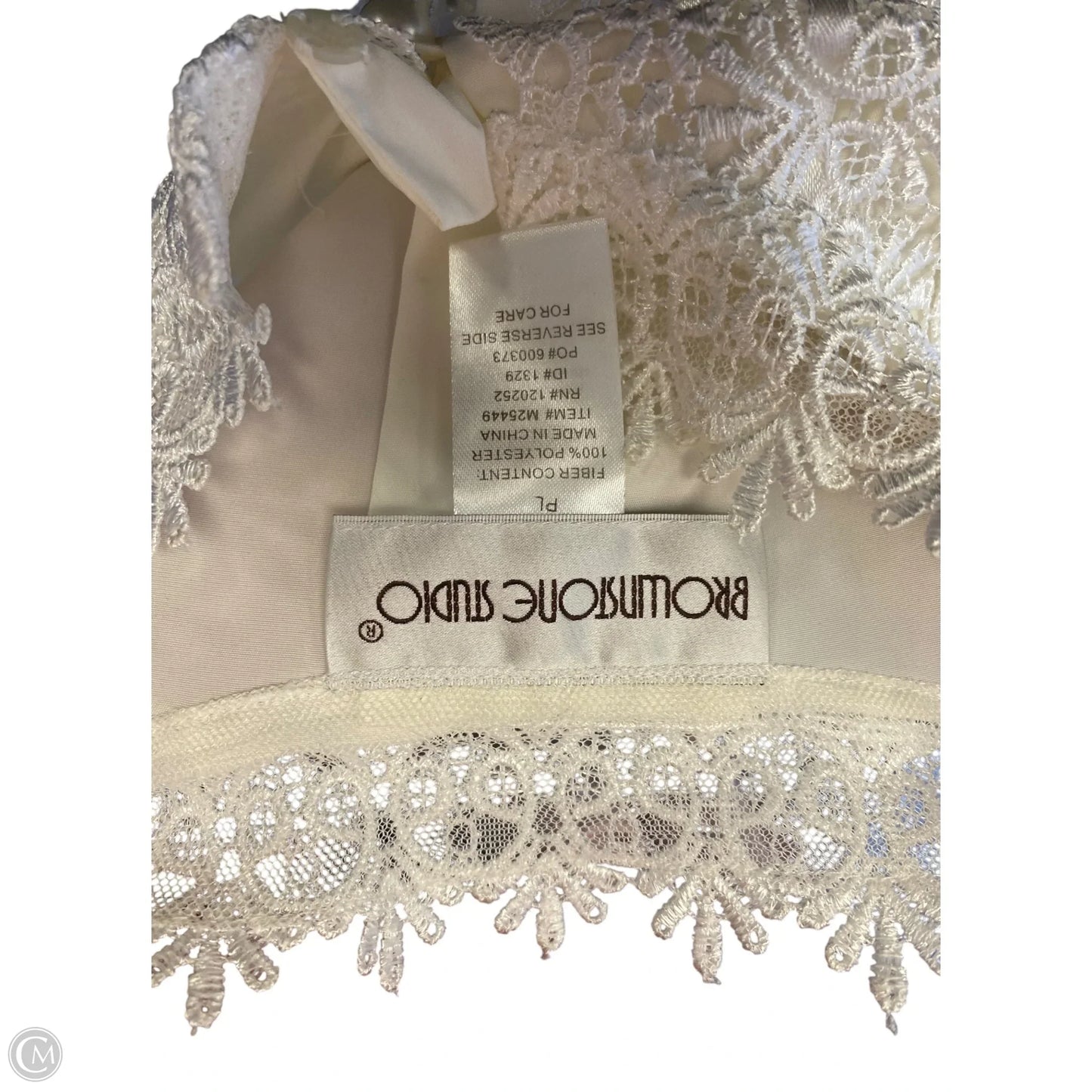 Top Long Sleeve By Clothes Mentor In Cream, Size: L