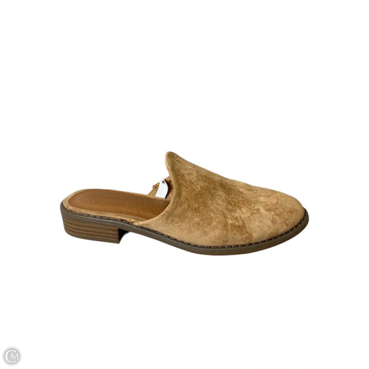 Shoes Flats By Universal Thread In Brown, Size: 5