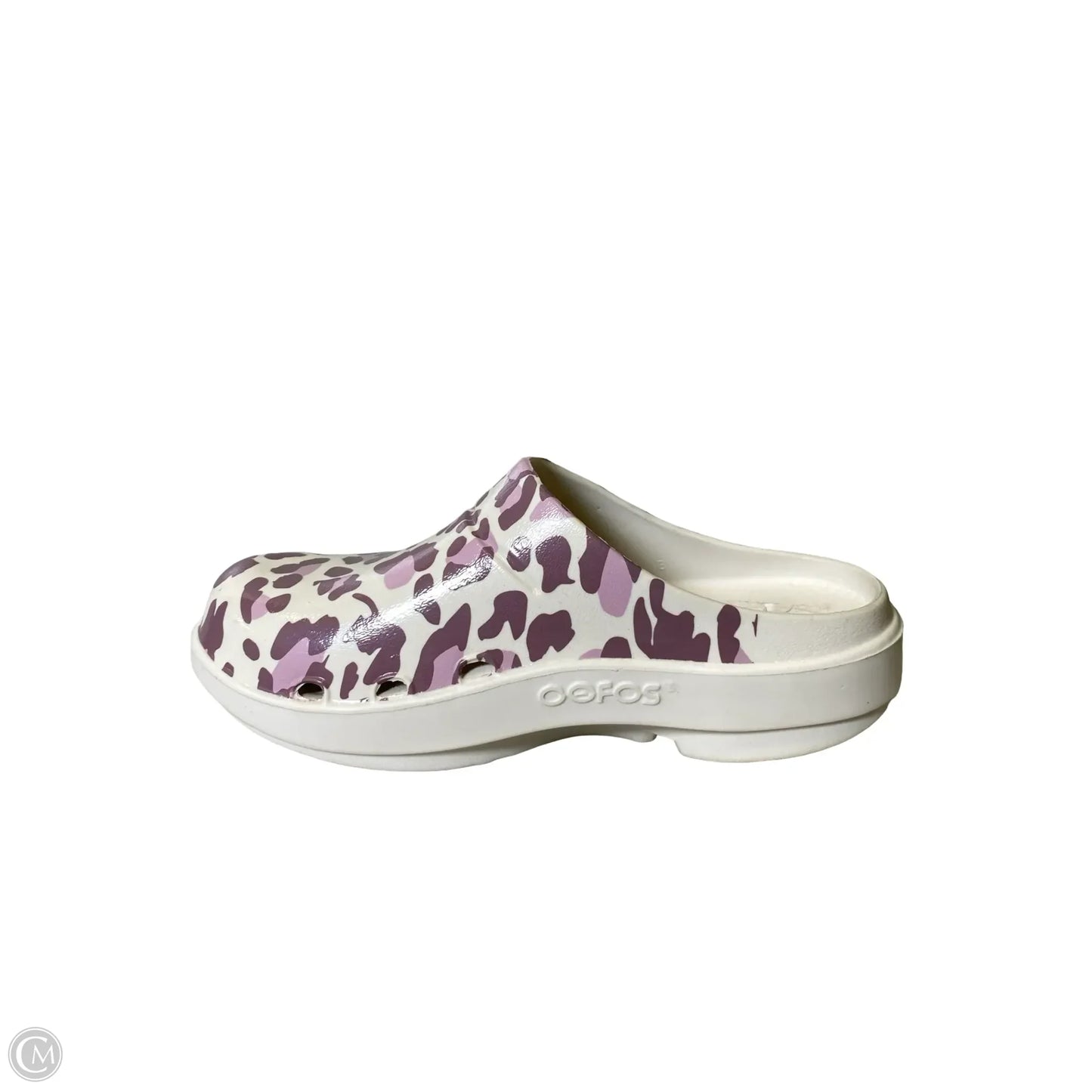 Shoes Flats By Oofos In Animal Print, Size: 7