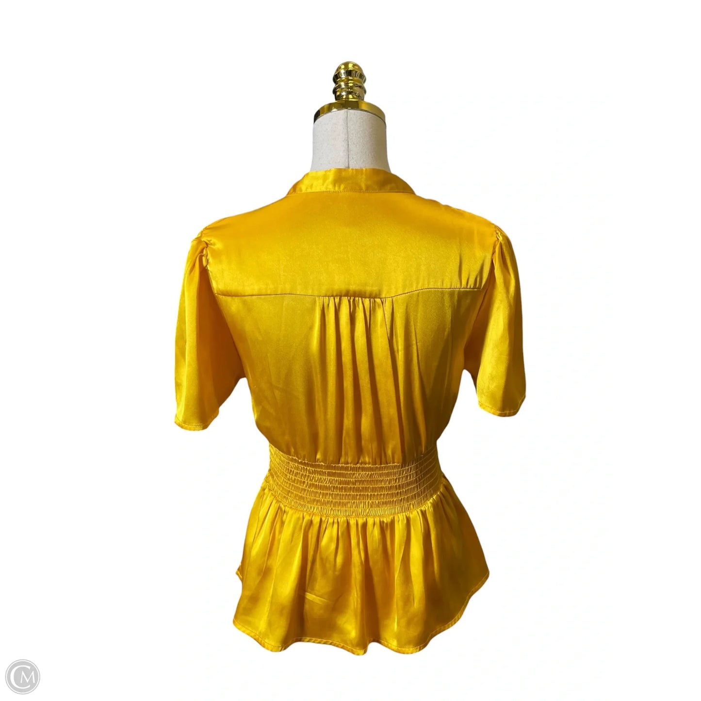 Top Short Sleeve By Clothes Mentor In Yellow, Size: S