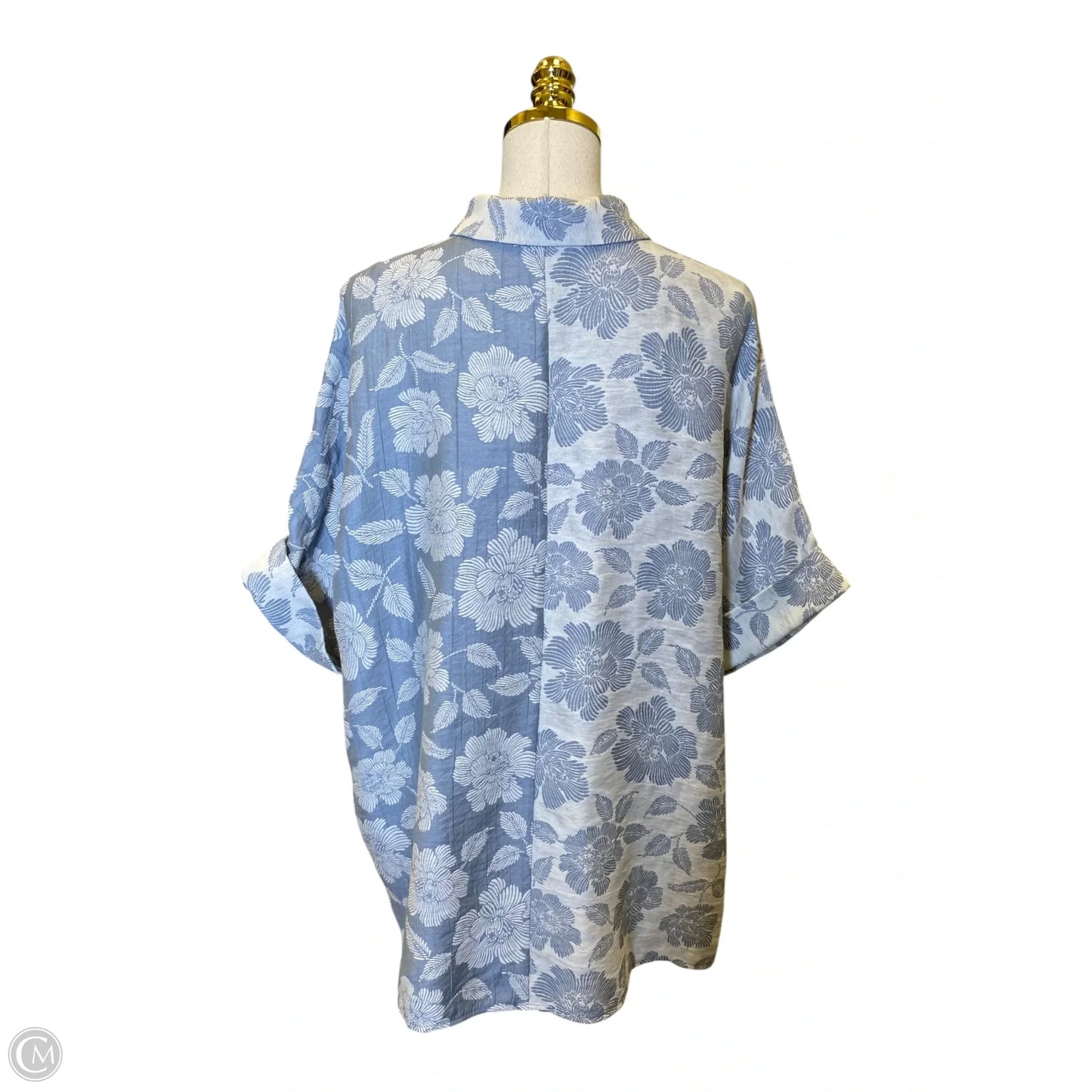 Blouse Short Sleeve By Chicos In Blue & White, Size: Xl