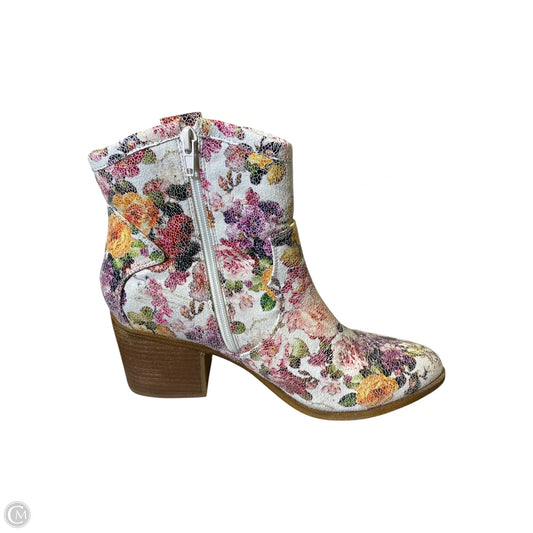 Boots Ankle Flats By Clothes Mentor In Multi-colored, Size: 9.5