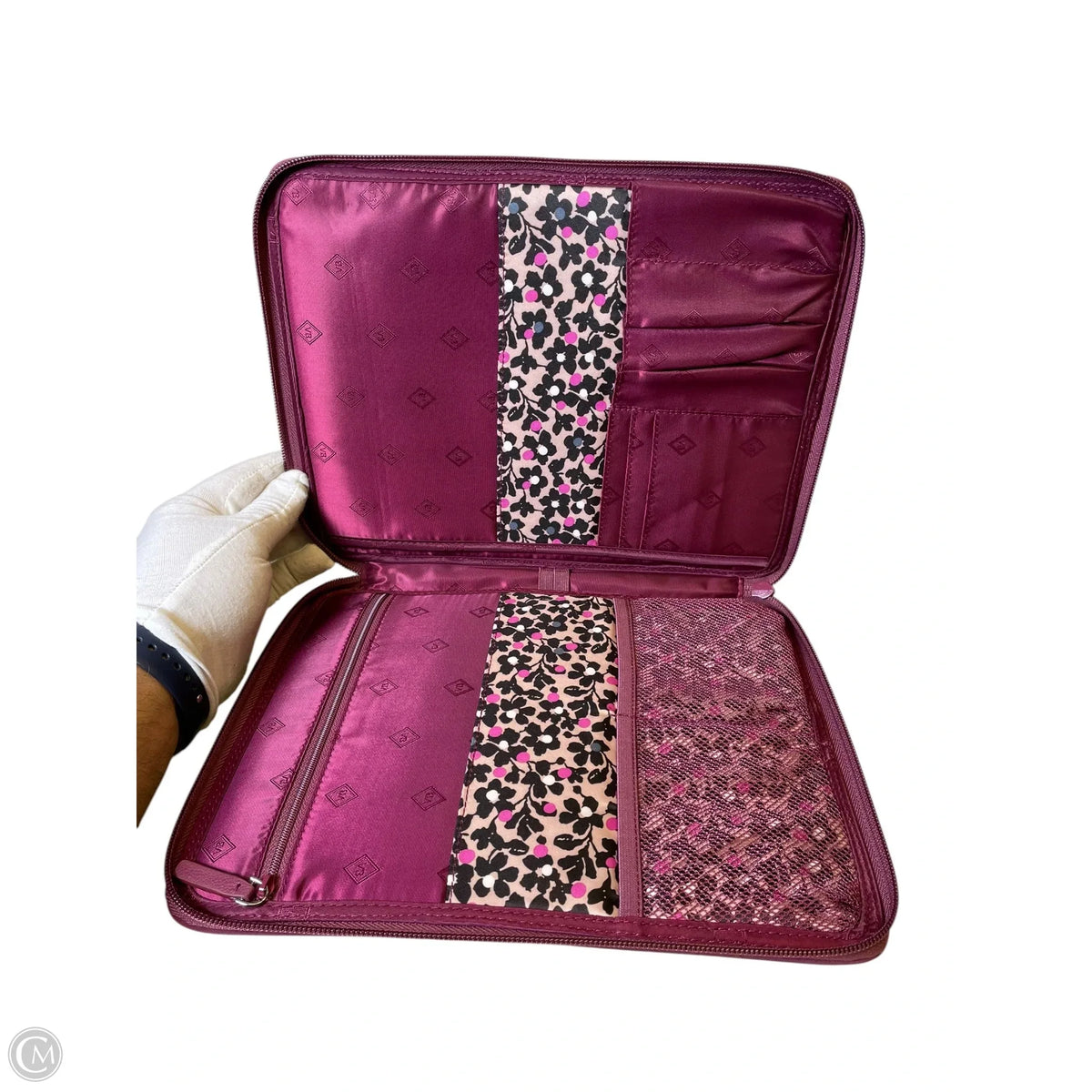 Makeup Bag By Vera Bradley, Size: Medium