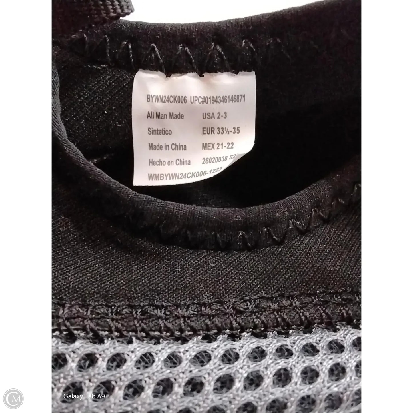 Shoes Athletic By Clothes Mentor In Black, Size: 5