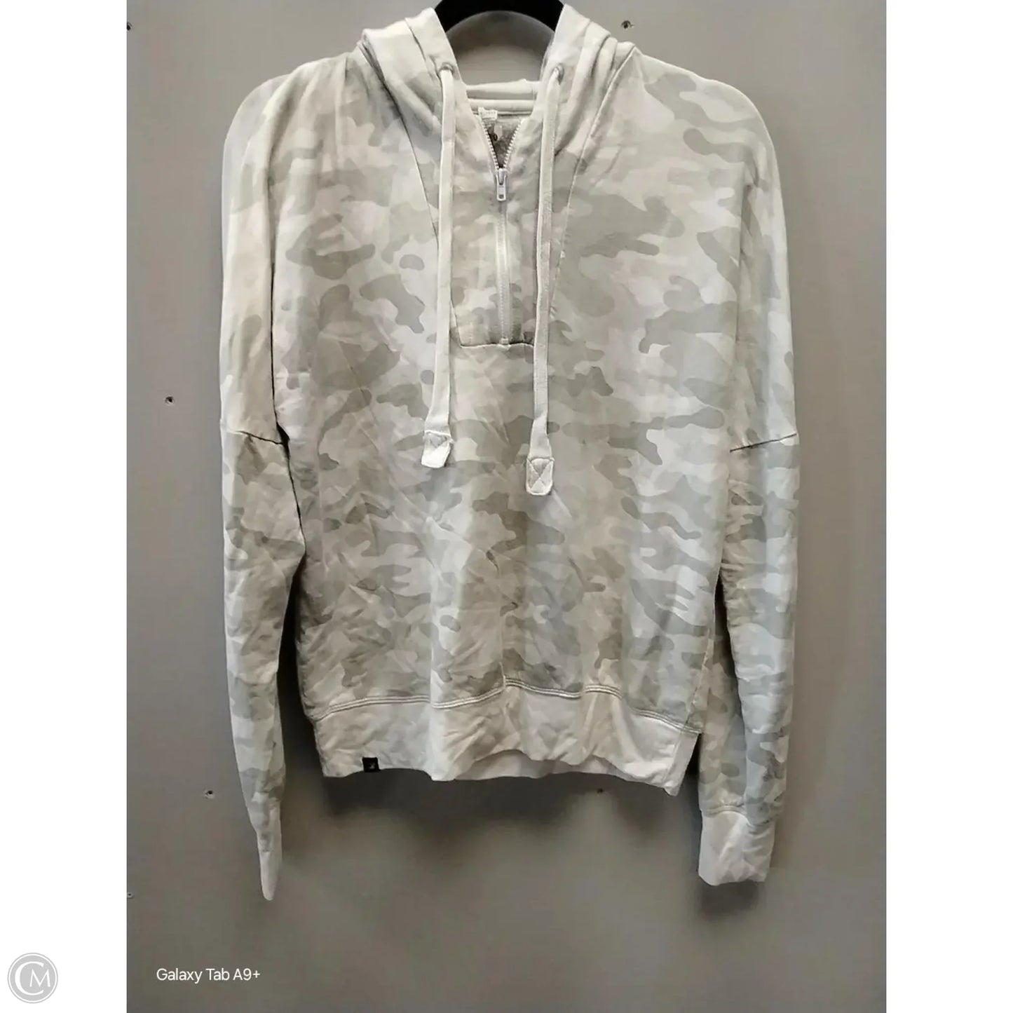 Sweatshirt Hoodie By Glyder In Camouflage Print, Size: M