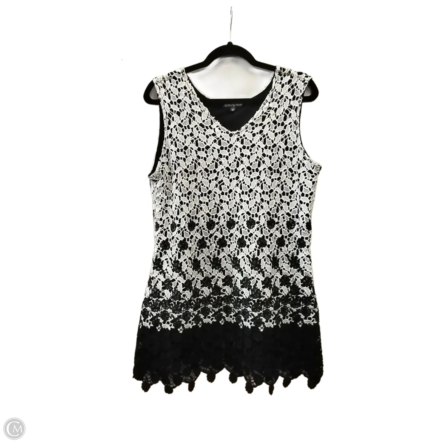 Top Sleeveless By Atmosphere In Black & White, Size: M