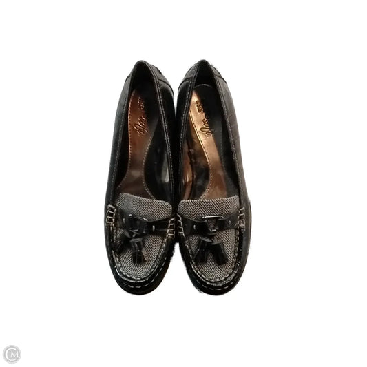 Shoes Flats By Clothes Mentor In Black, Size: 6