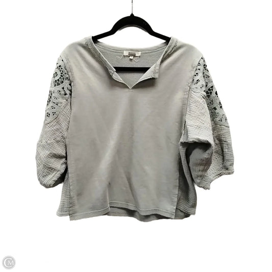 Top Long Sleeve By Gimmicks In Green, Size: L