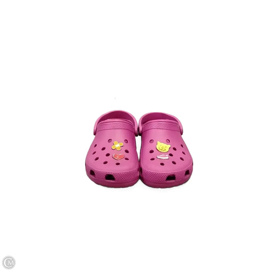 Shoes Flats By Crocs In Pink, Size: 8