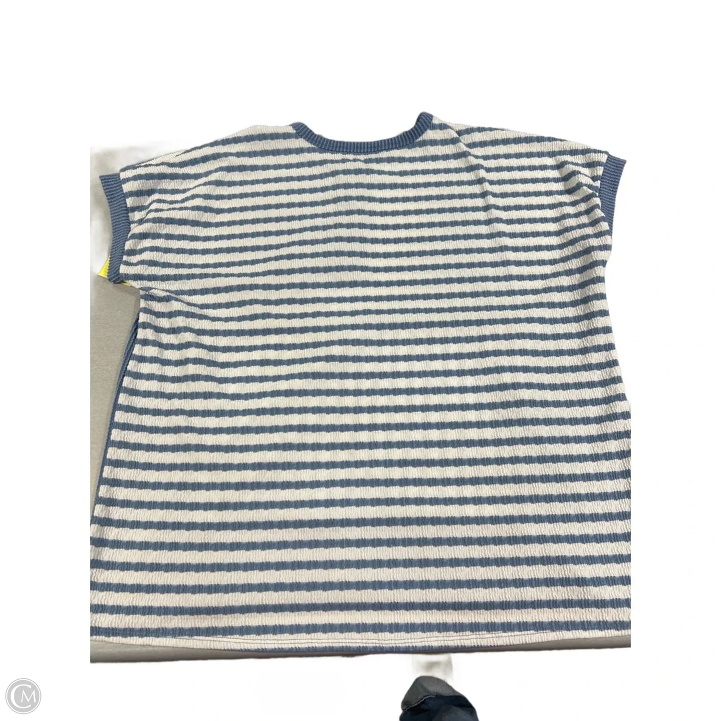 Top Short Sleeve By Heimish Usa In Striped Pattern, Size: L