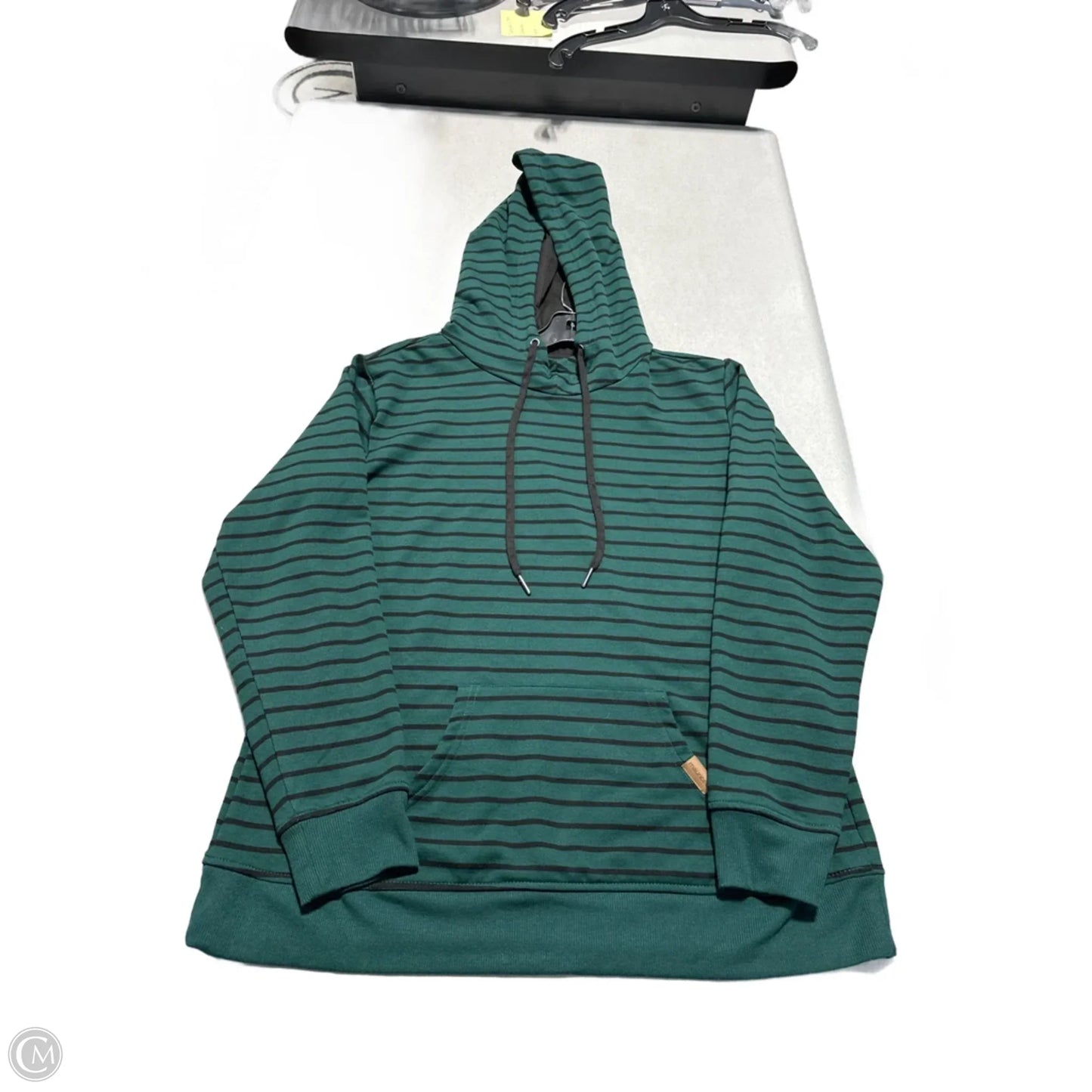 Top Long Sleeve By Maurices In Green, Size: L