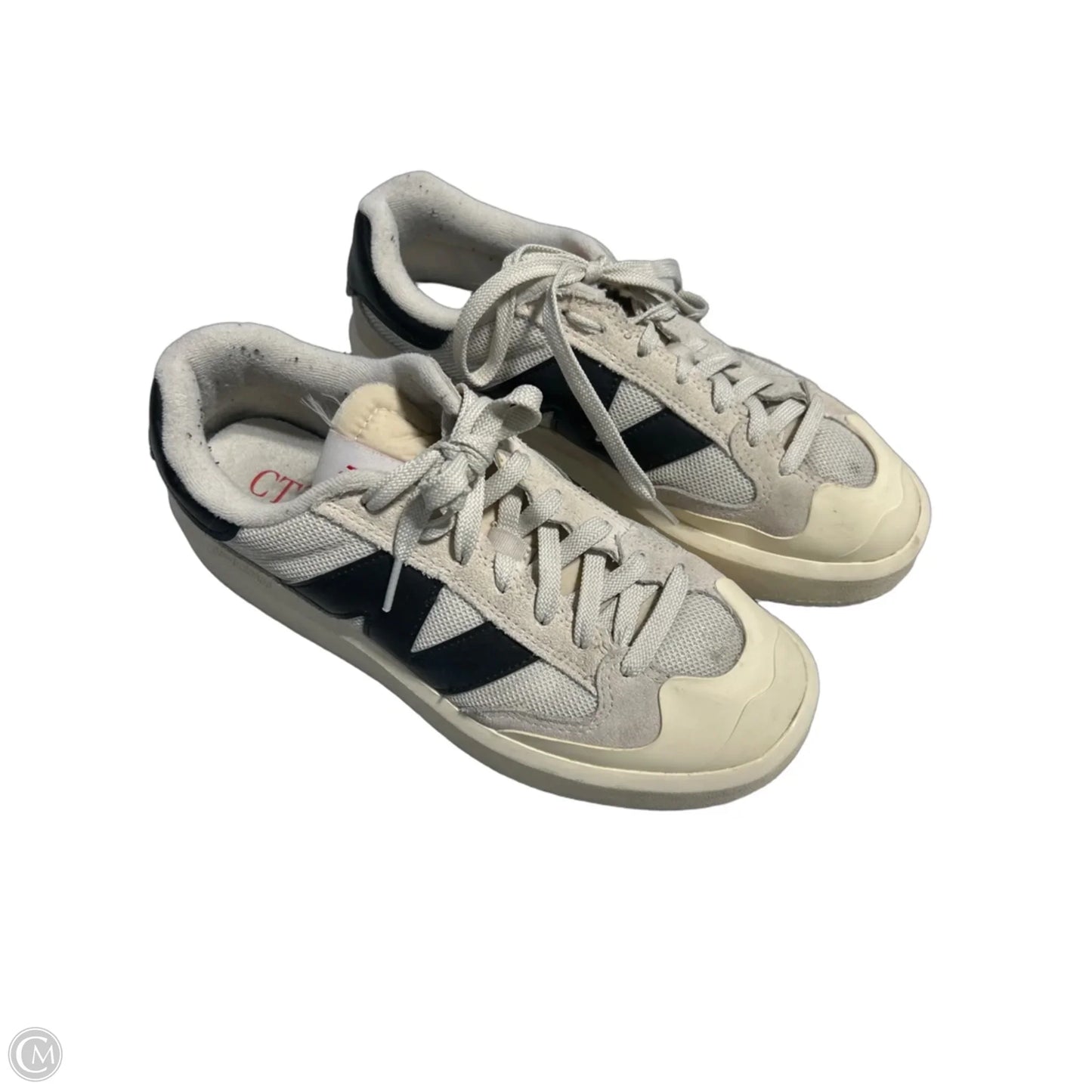 Shoes Flats By New Balance In Cream, Size: 8