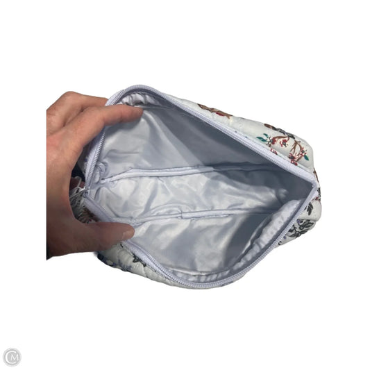 Makeup Bag By Vera Bradley, Size: Medium