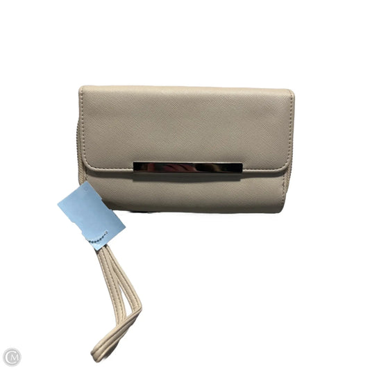 Wristlet By Cmf, Size: Medium